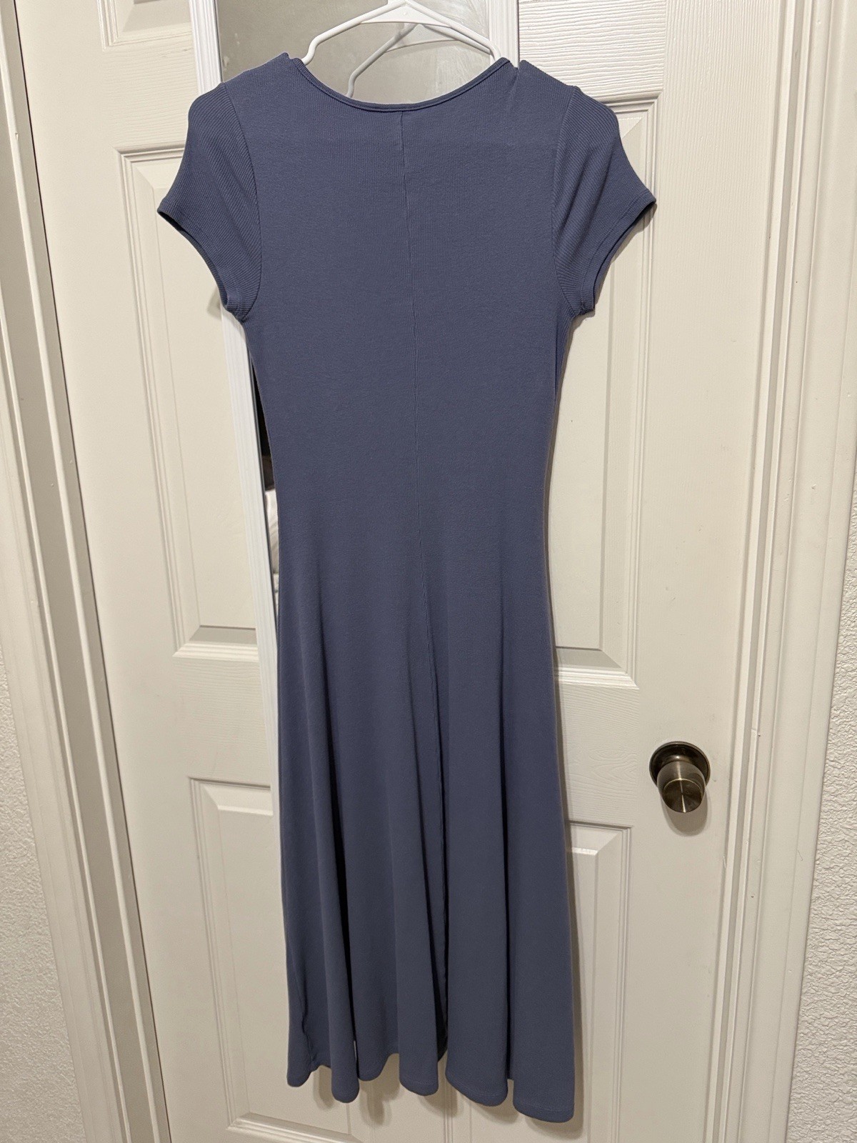Universal Thread Blue Solid V-Neck Knit Button Front Fit & Flare Midi Dress S