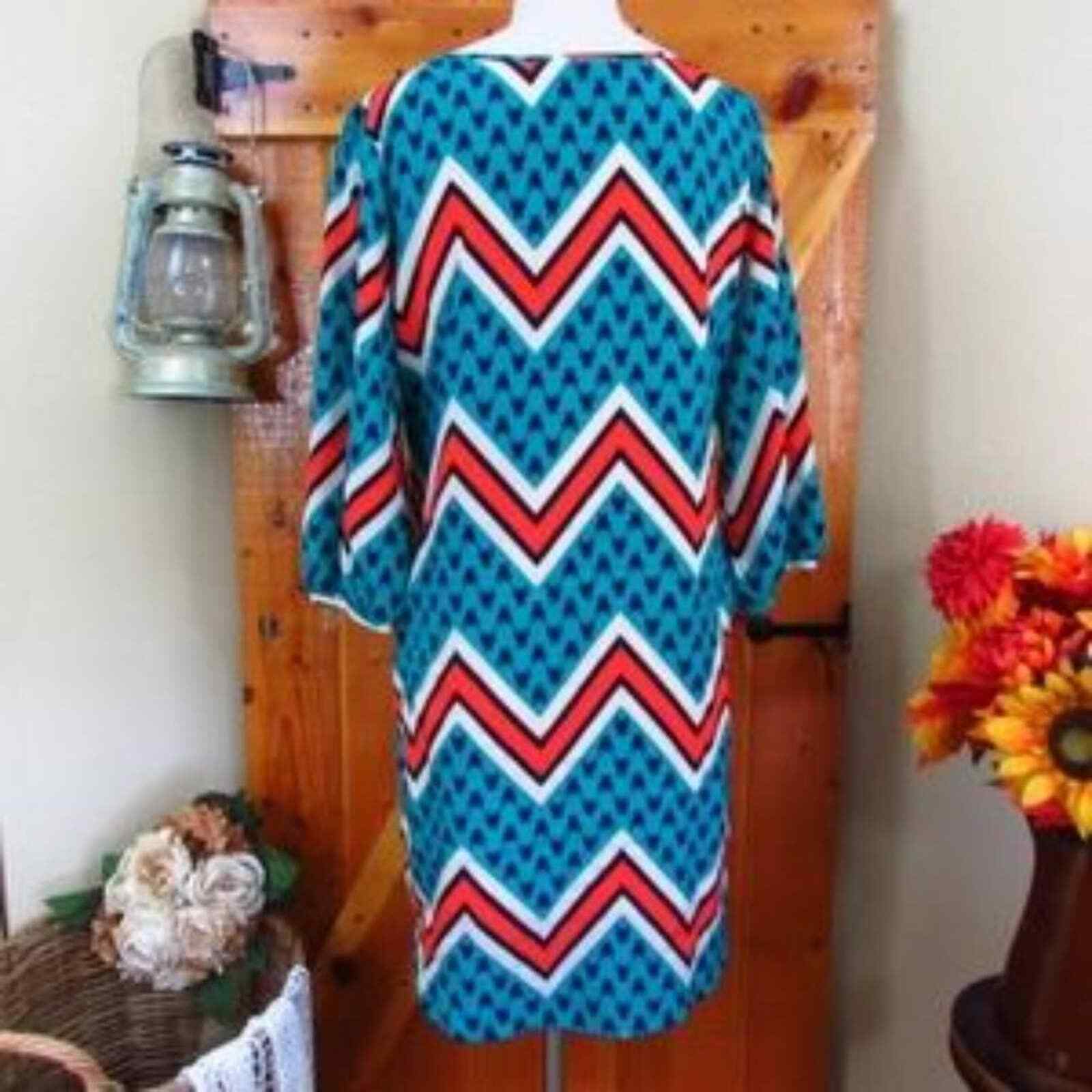 PEACH LOVE CREAM Colorful Mini Tunic Dress Charlie Brown Zig Zag Print Medium