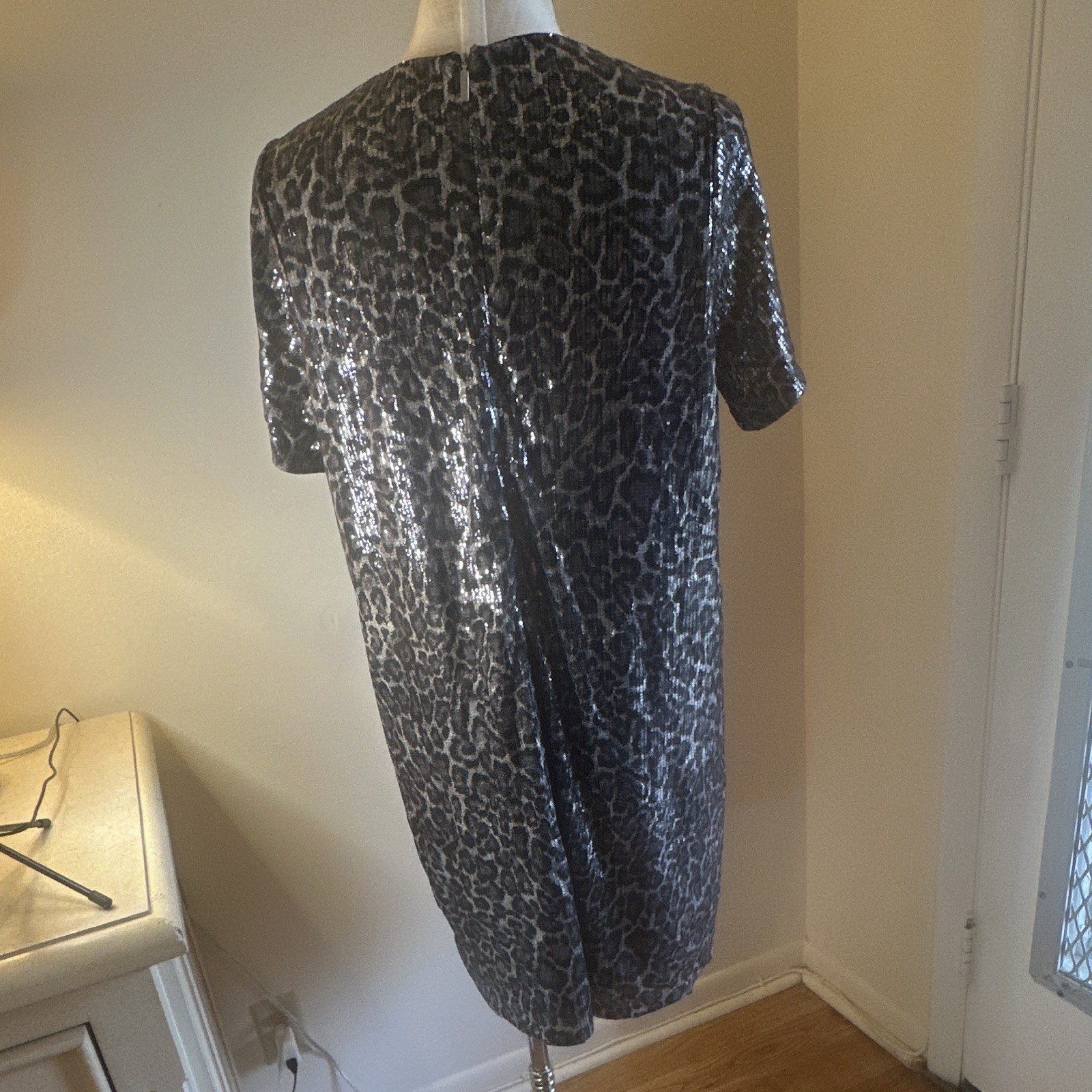 Michael Kors .Gray Leopard Sequin Shift Dress Neck Short Sleeve Knee Length