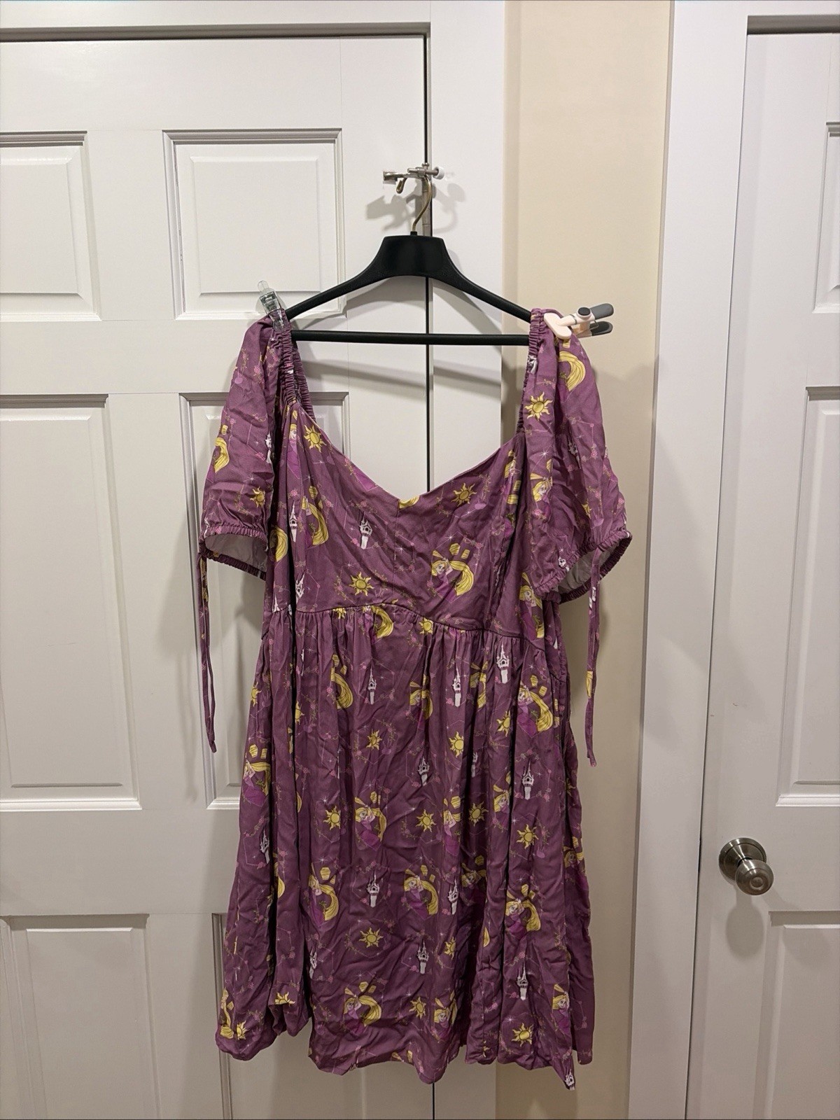 Her Universe Disney Tangled Rapunzel Princess Dress Cold Shoulder, Plus Size, 5x