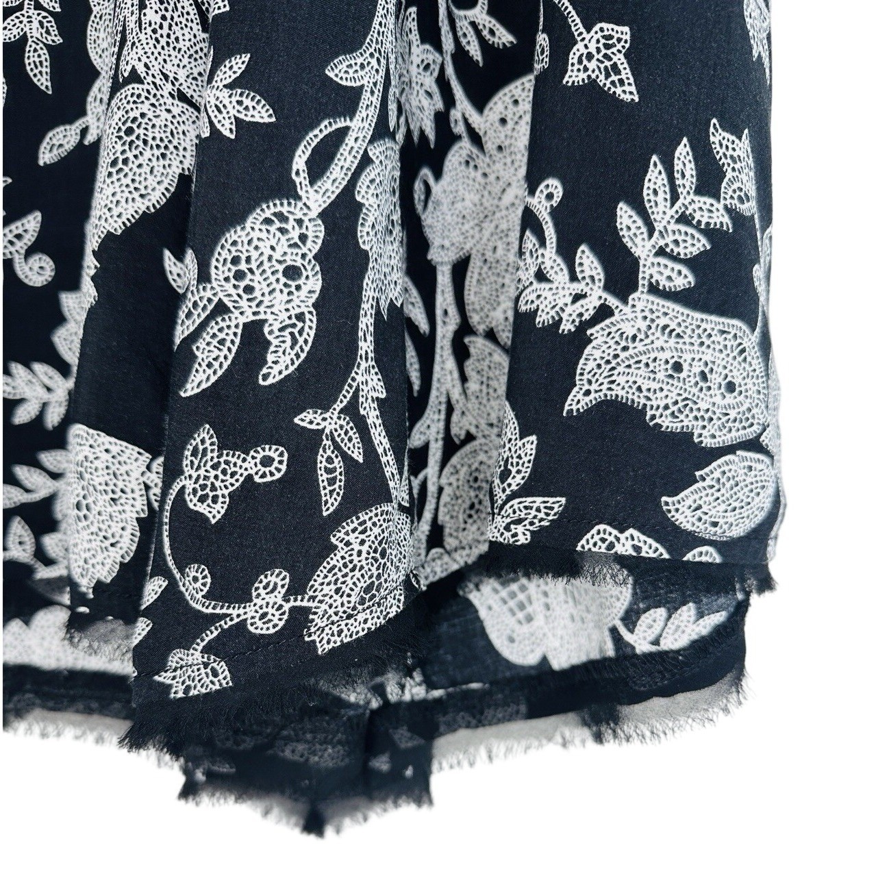 Silence + Noise Black Floral Shift Mini Dress M Urban Outfitters Boho Whimsigoth