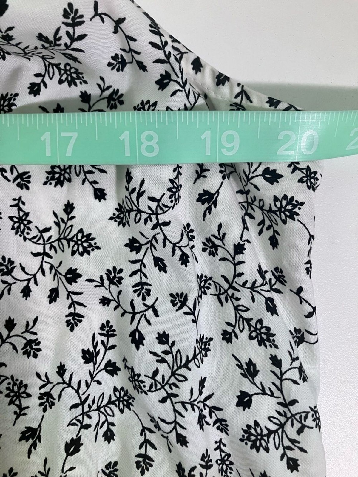 Old Navy Maxi Dress Whit with Black Floral print Size Large
