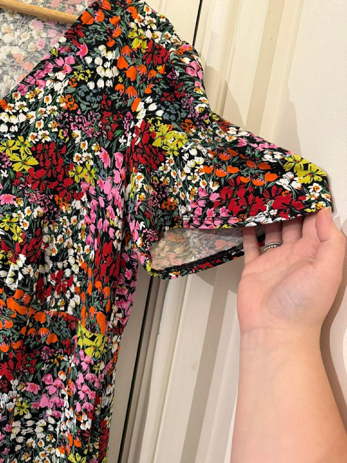 Yours Short-Sleeved V-Neck Vibrant, Multi-Coloured Floral Print Midi Dress UK 20