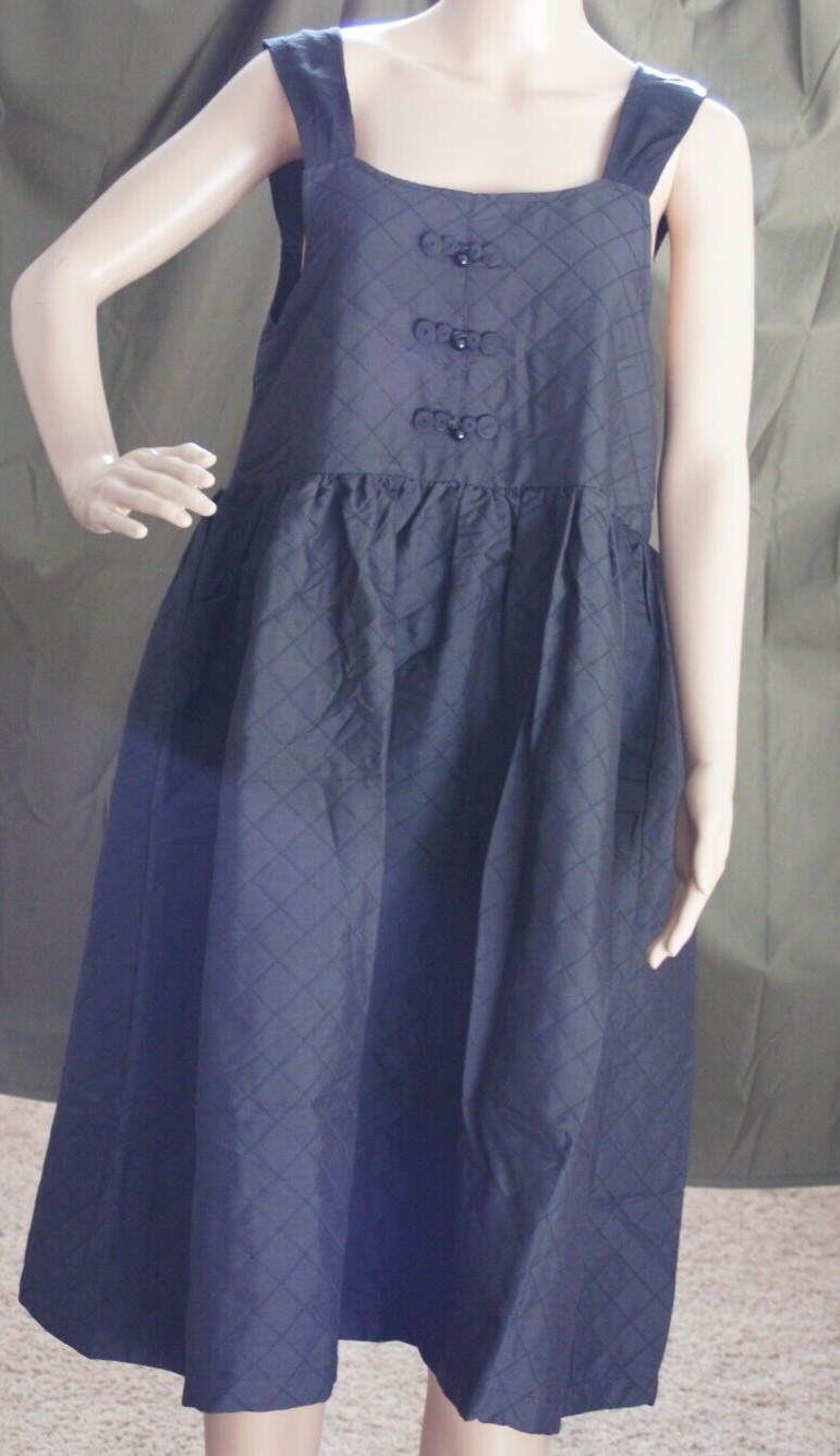 Laundree Quilted Dress size L (Please see measurements)
