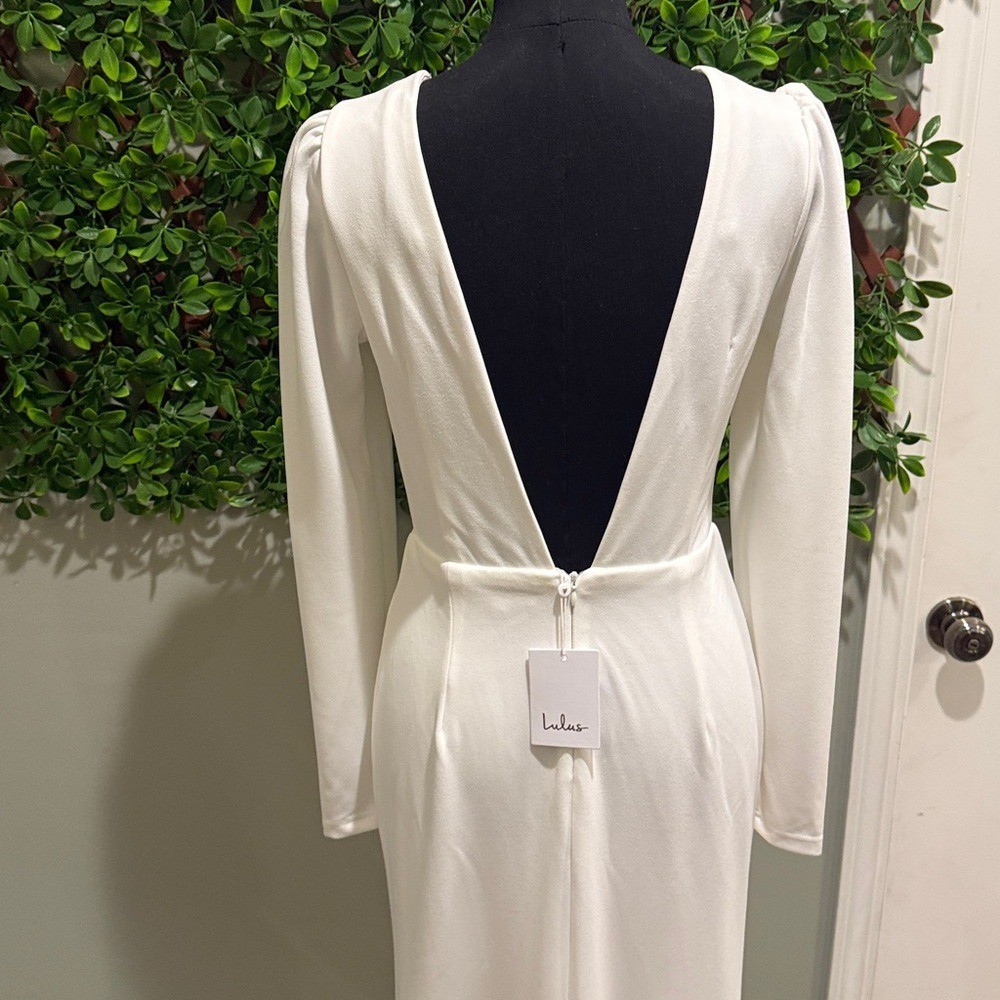 NWT- Stunning Romance White Long Sleeve Mermaid Dress *with imperfections*