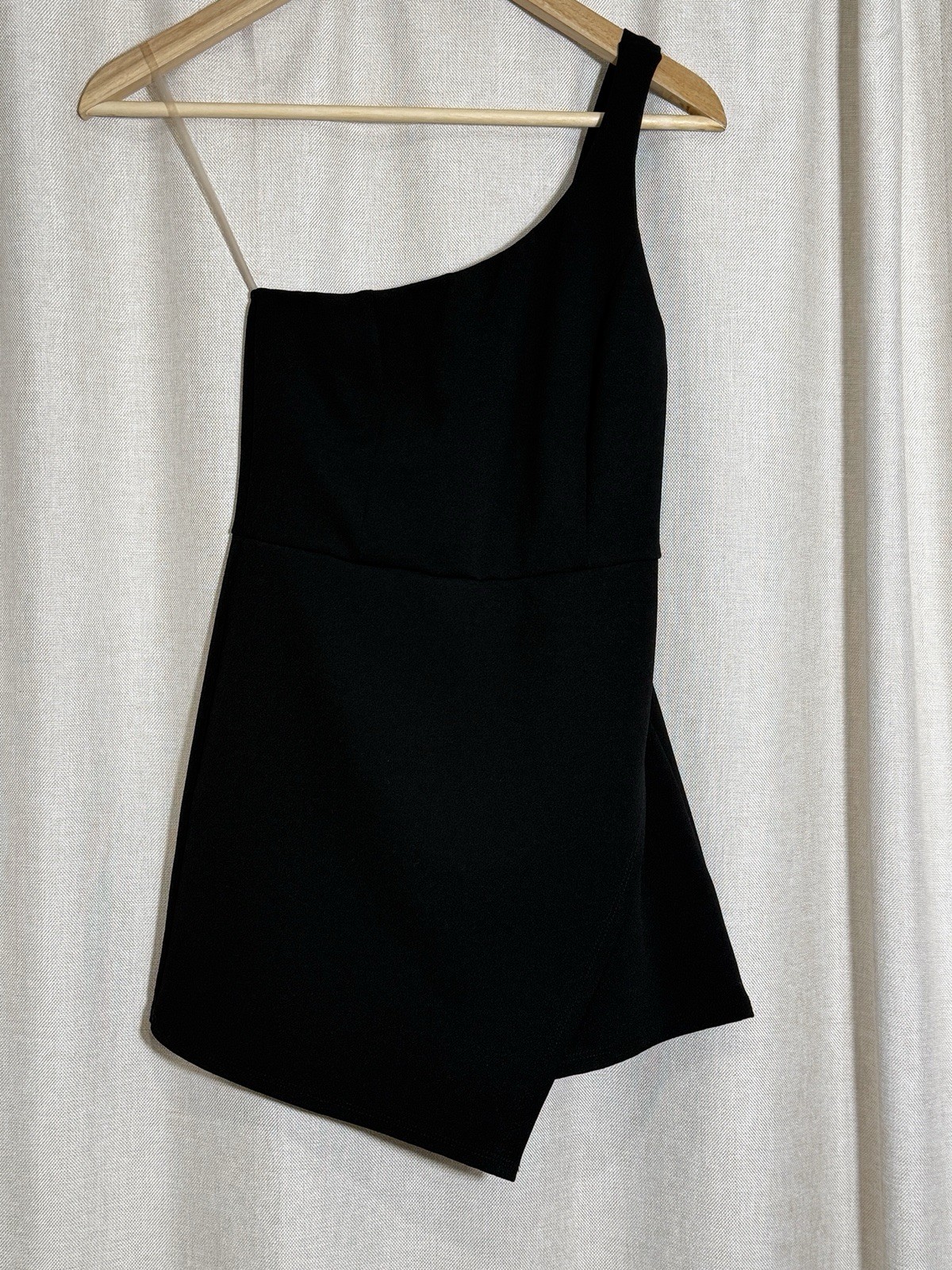 Black One Shoulder Assymetrical Jumpsuit Romper Women’s Small Blue Blush Fitted