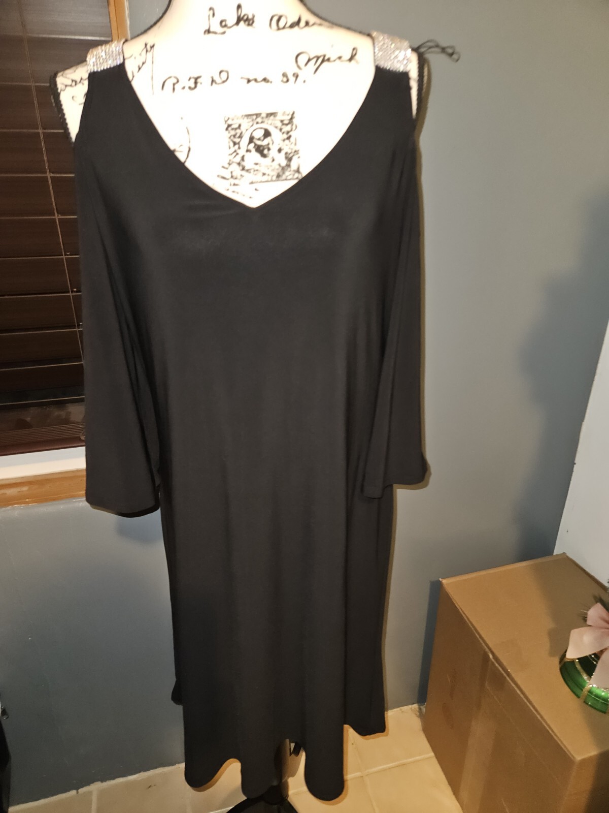DB Established 1962 Womans Long Sleeve Black Dress Size L