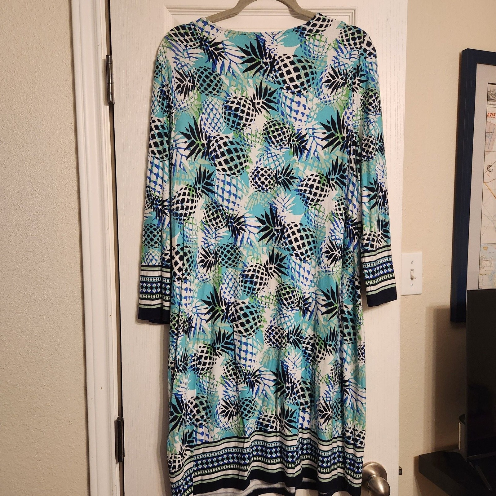 Pappagallo Pineapple Print V-Neck 3/4 Sleeve Knit Sheath Dress