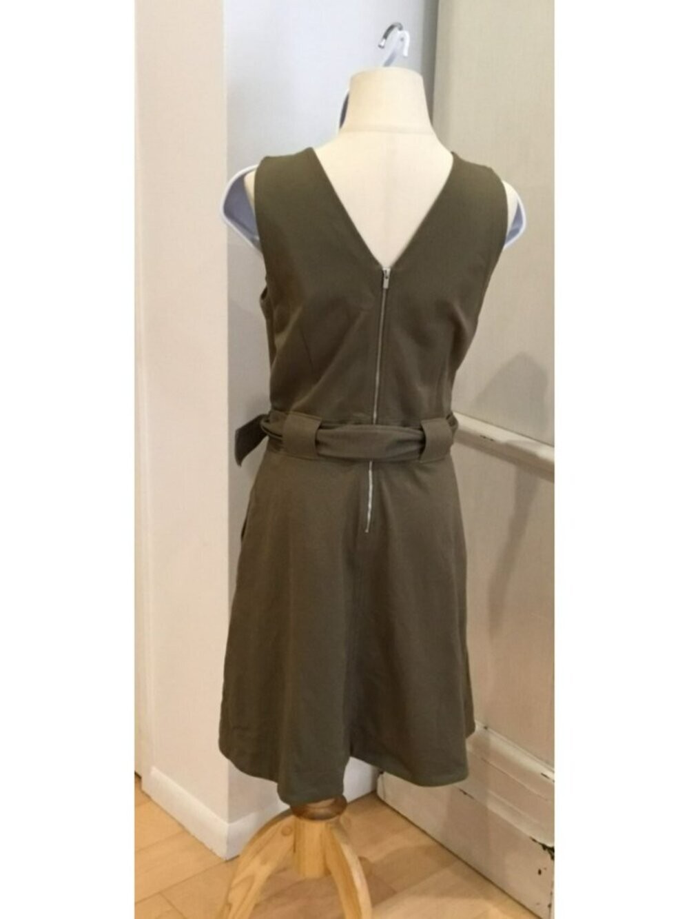 Sleeveless Olive Green Belted Dress with V-Neck and Side Pockets