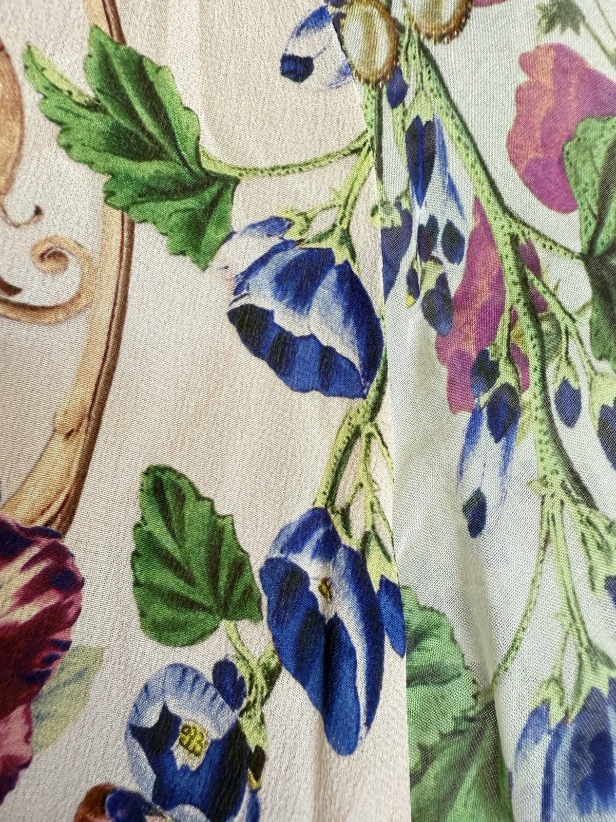 Camilla Dress Size S-M Oversized Queens Bee Hive Floral Flared Sleeve 100% Silk