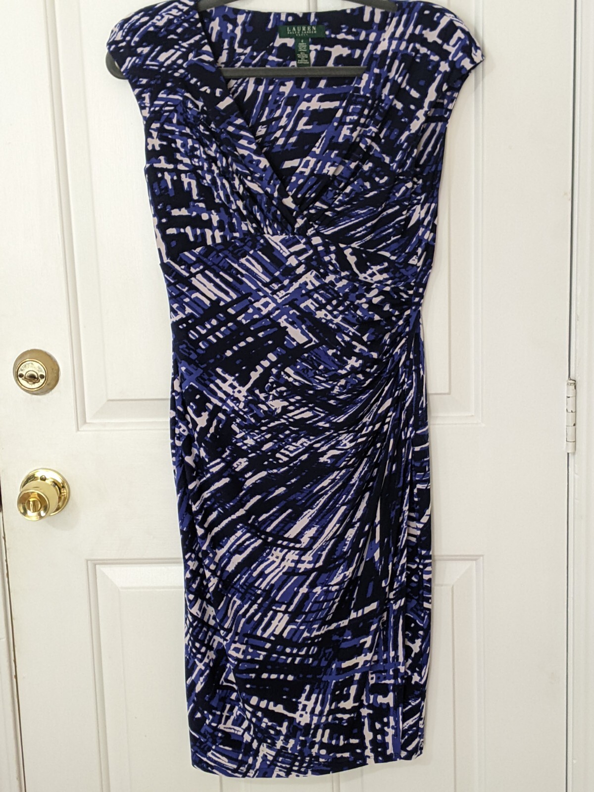 Lauren Ralph Lauren Dress Women’s Size 4 No Sleeve Shoulder Pad V-neck 39 Inches