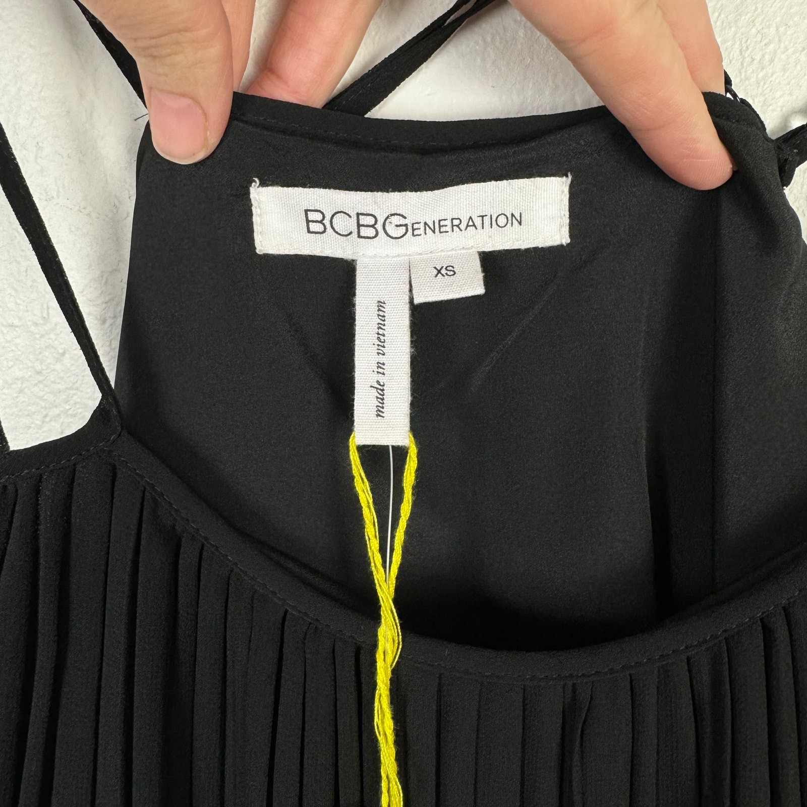 BCBGeneration NWT XS Black Accordion Pleated Adjustable Strap Mini Swing Dress