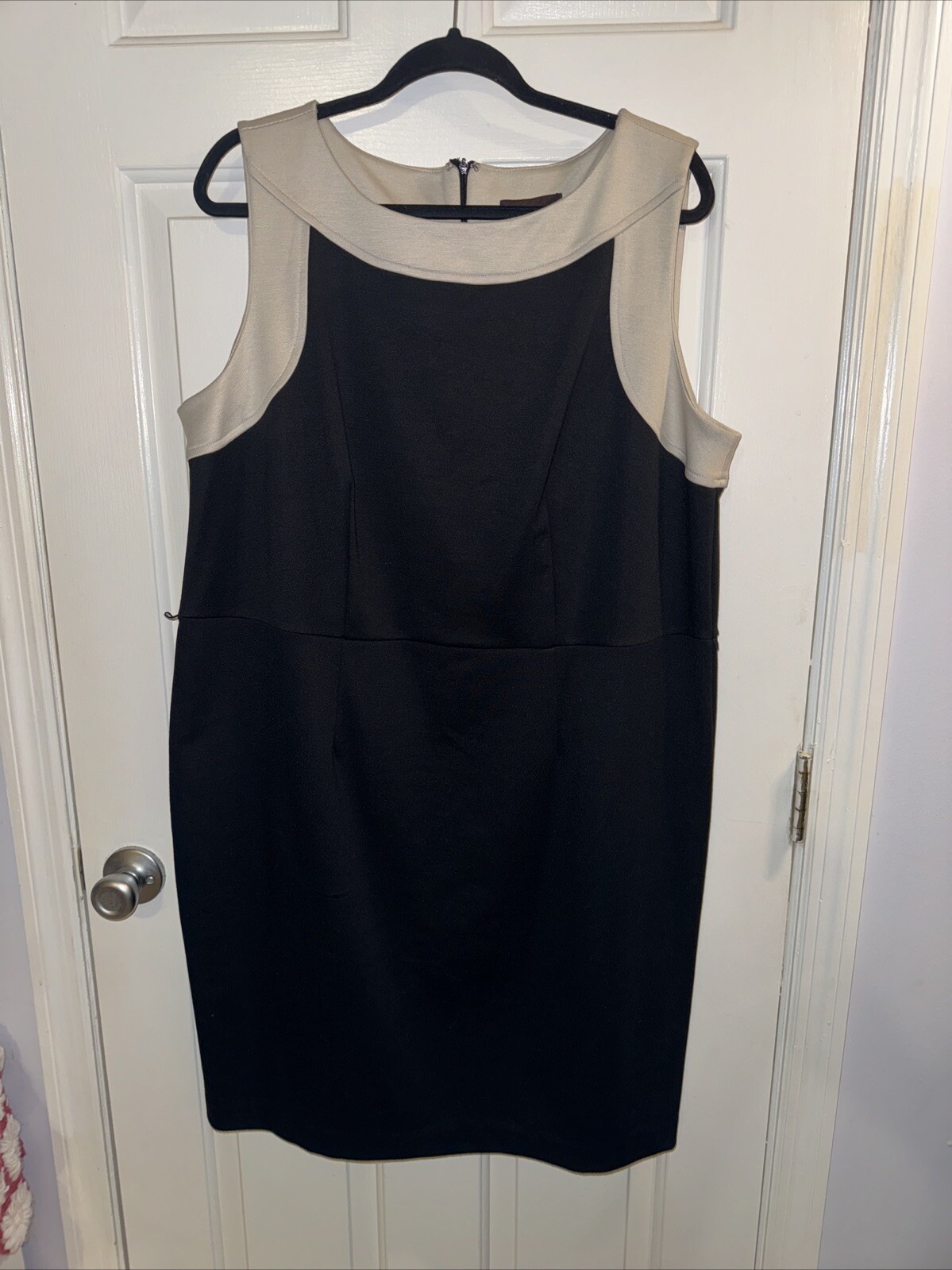 Dana Buchman Sheath Women 18 w Classic Black Tan Zip Hook Back Sleeveless NWT