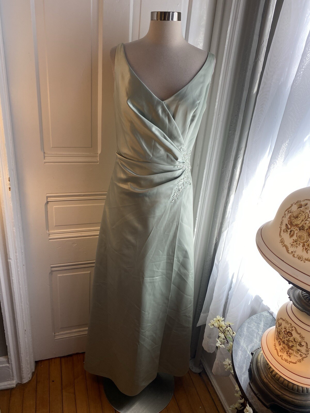 IMPRESSION SILVER GRAY LONG FORMAL STRAP DRESS-EMBROIDERED GLITTER SIDE-SIZE12!!