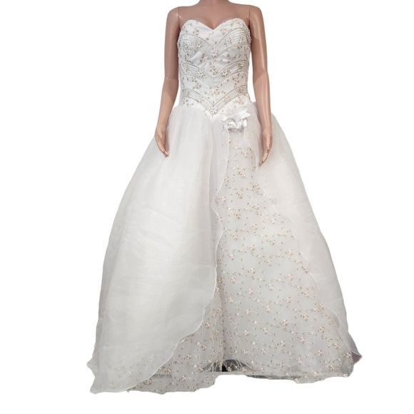 Q by Da Vinci White With Embroidered Spring Floral Quinceañera Dress Size 8