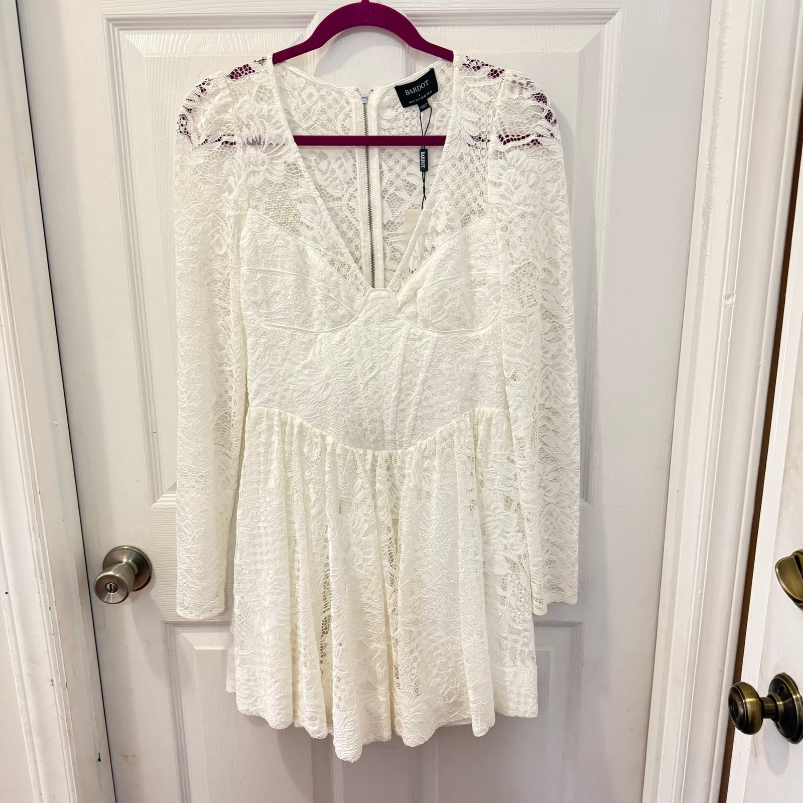 NWT Bardot Women’s Size L Ellie Lace Long Sleeve V Neck Corset White Mini Dress