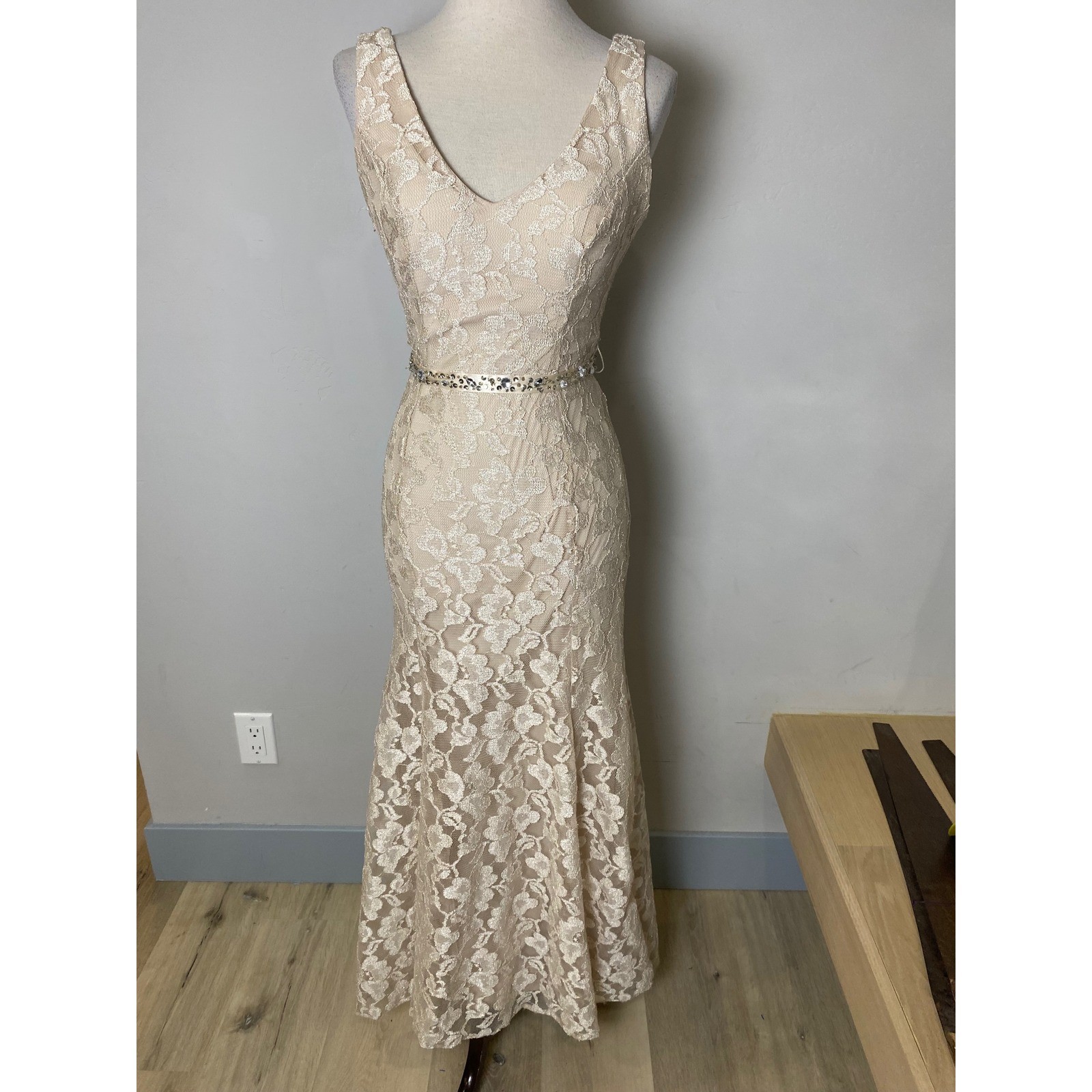 Vintage 90s Champagne Floral Lace Mermaid Prom Dress V-Neck Rhinestone Belt Gown