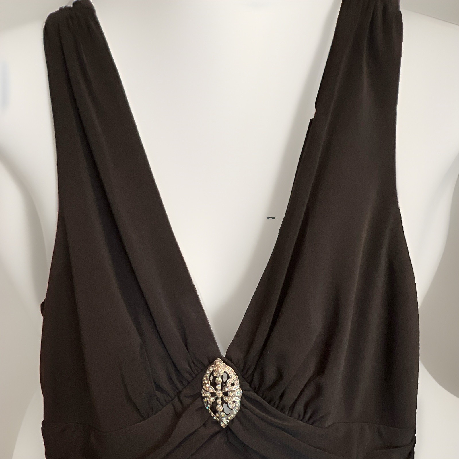 Laundry by Shelli Segal Women’s 2 Black V-Neck Sleeveless Long Beaded Gown