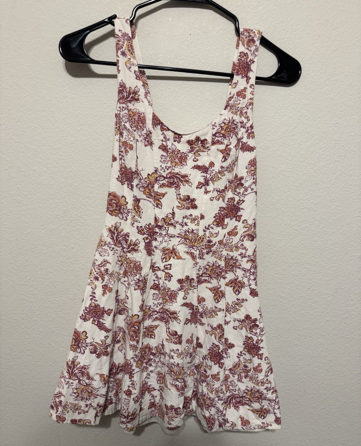 Japna Women’s XS White Floral Scoop Neck Strappy Smocked Lined Mini Dress