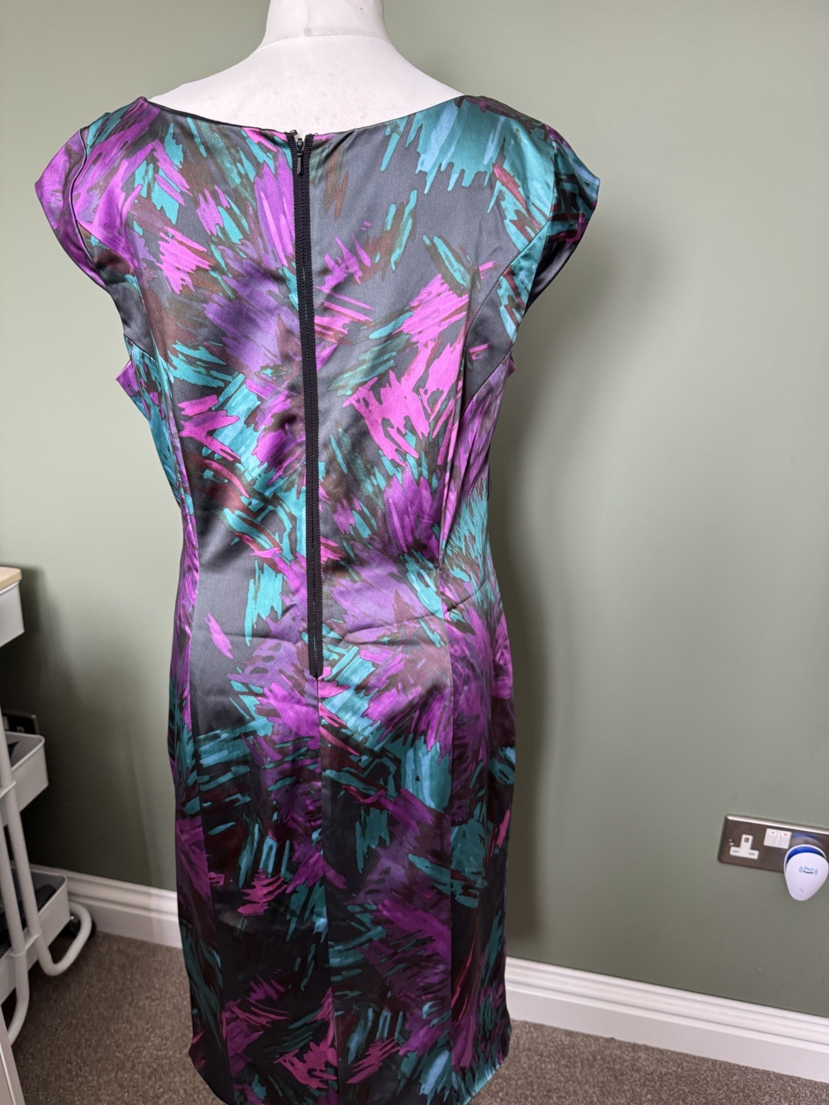 Coast floral ladies fitted size 18 cap sleeve dress