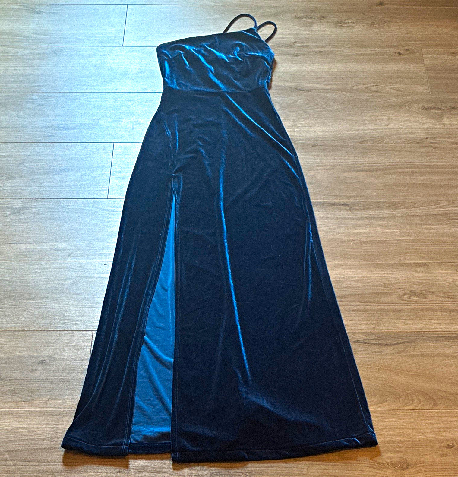 Windsor Women’s Blue Velvet One Shoulder Lined Side Slit Maxi, S