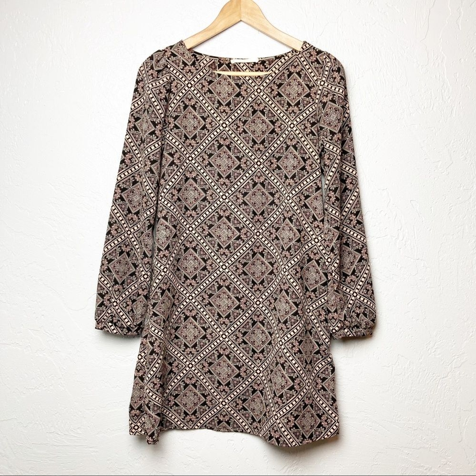 Honey Belle long sleeve shift dress brown and black
