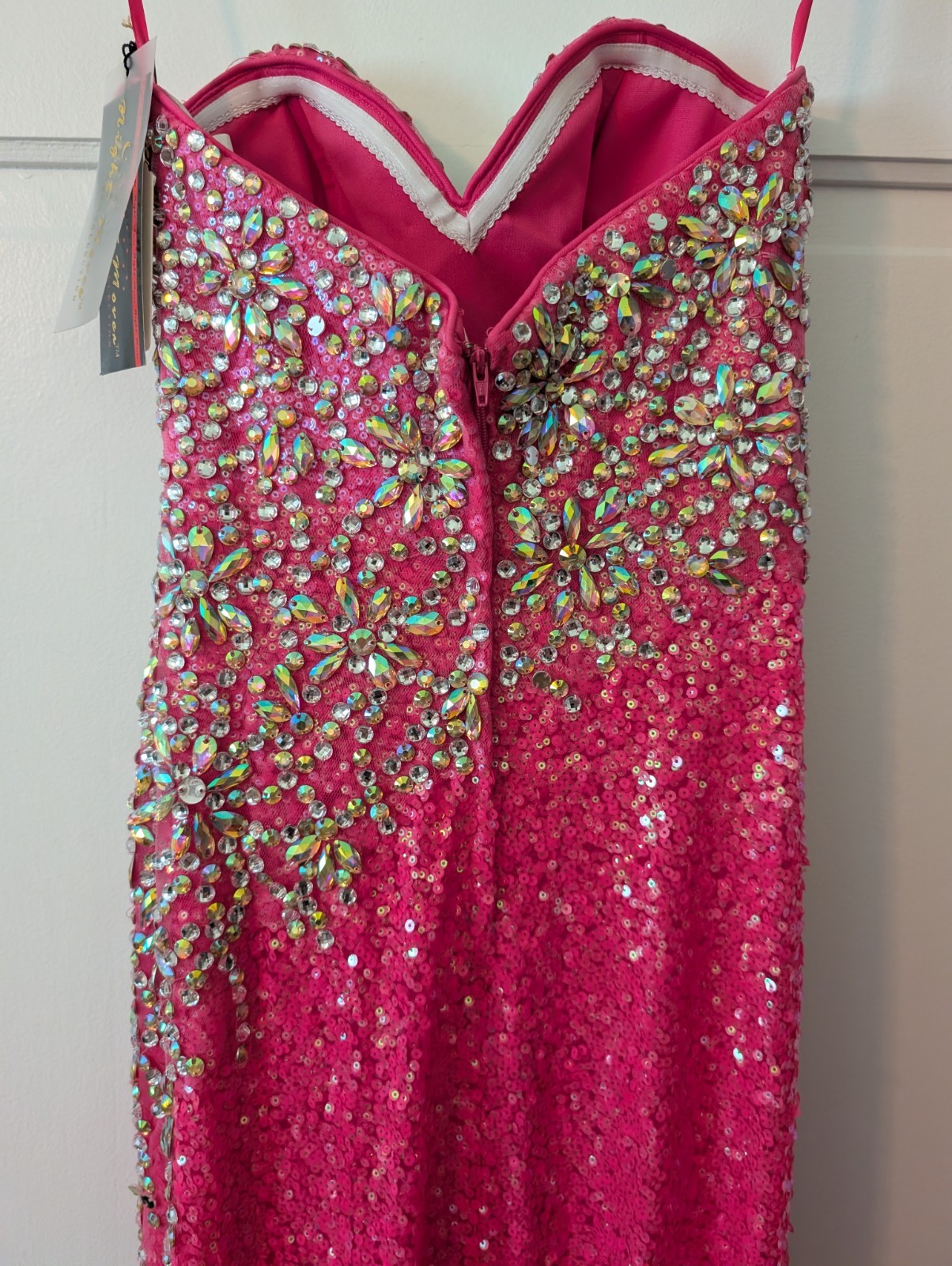 Night Moves Pink Sequin Beaded Rhinestone Sweetheart Gown 4 NWT