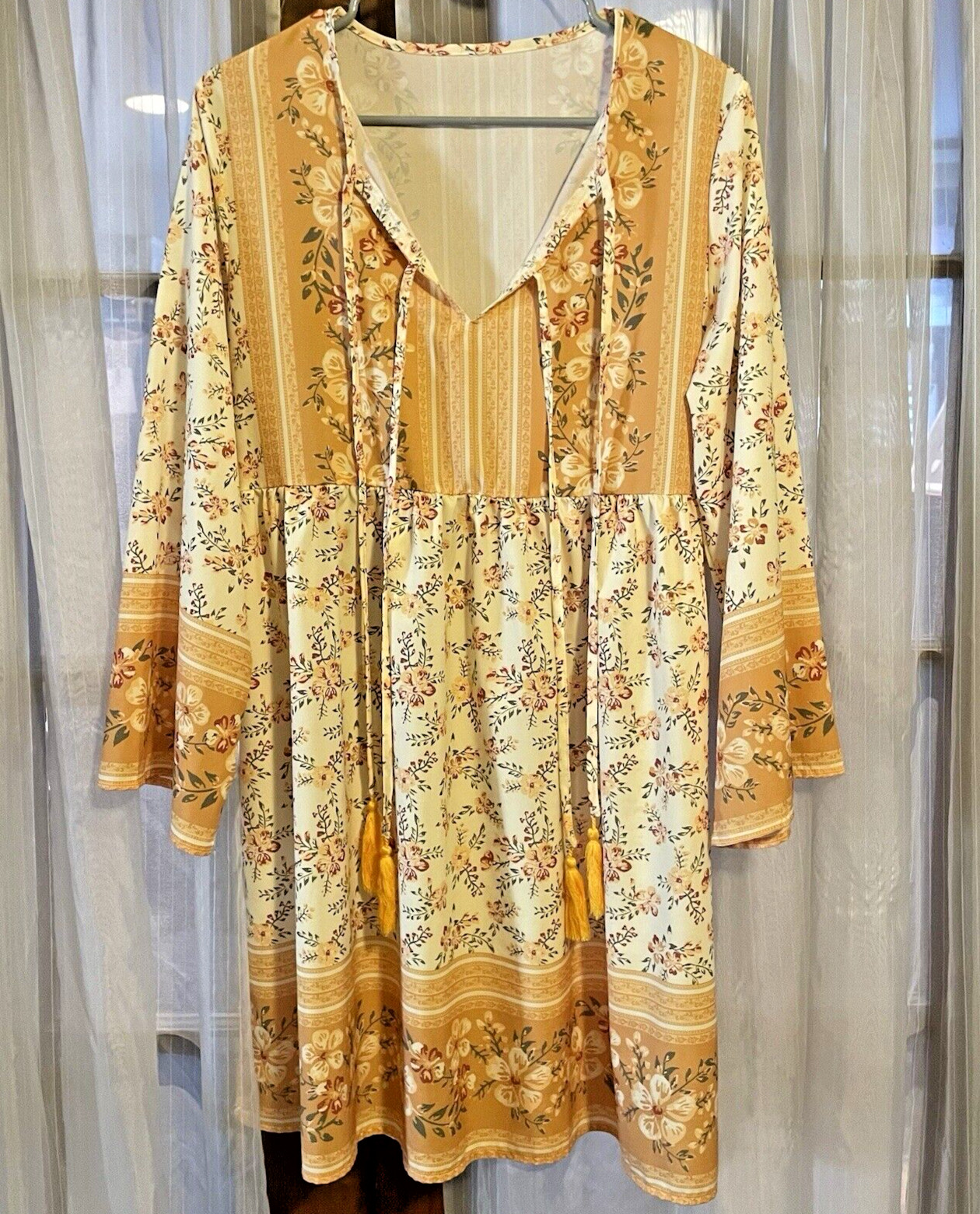 Pretty Gold Floral Dress Tunic Womens ML Vneck Empire Waist Soft Silky Polyester
