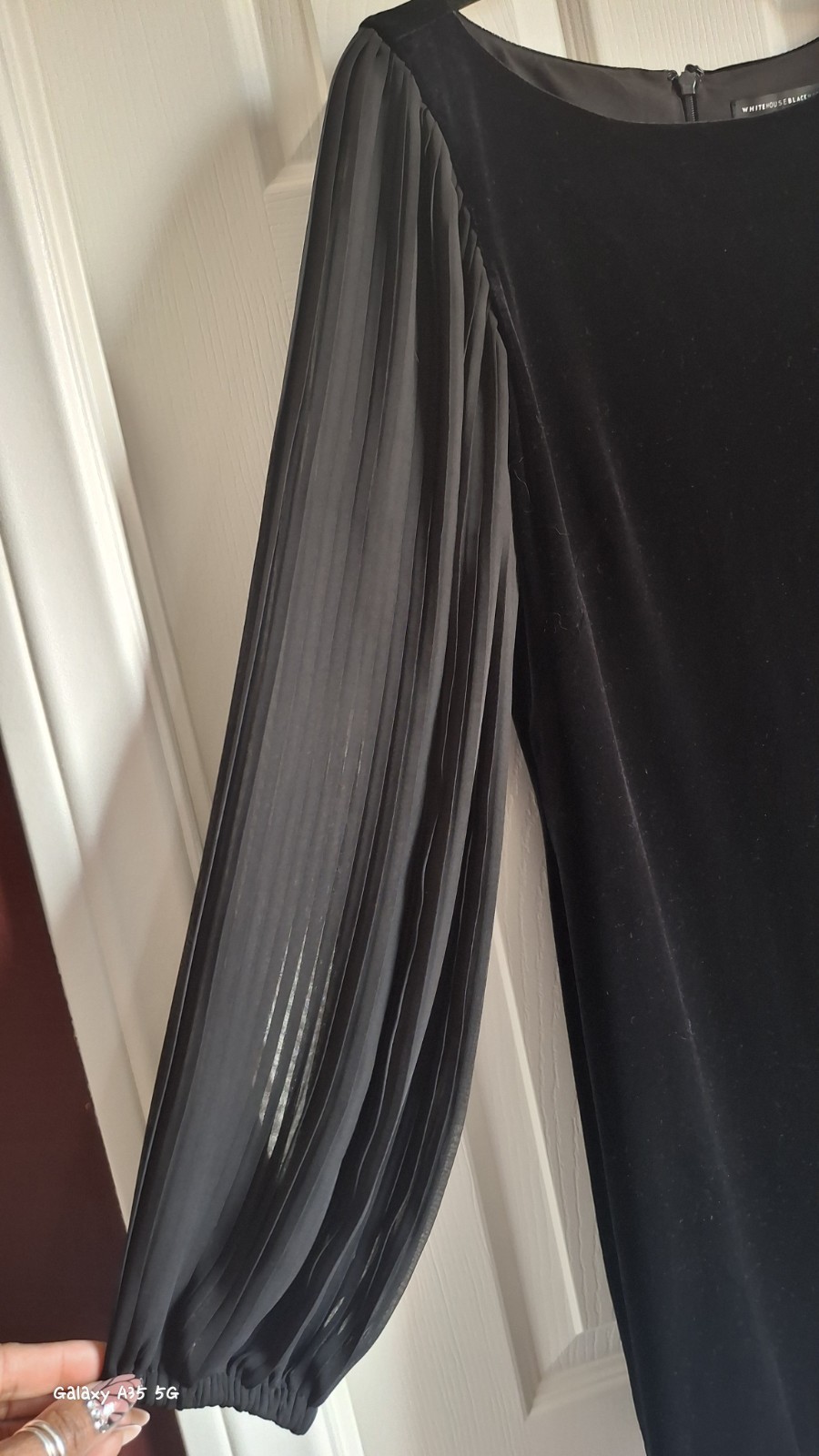 White House Black Market Pleated Sheer Long Sleeve Black Velvet Shift Dress Sz 0