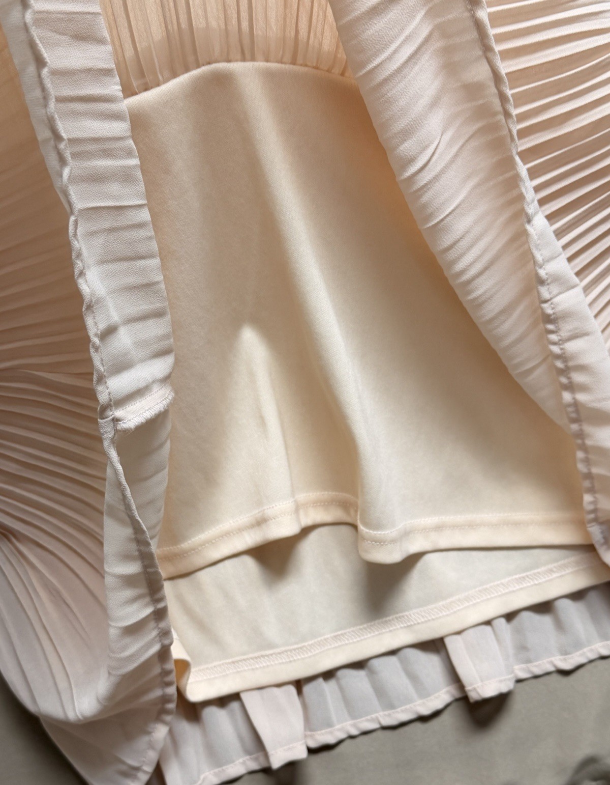 She+Sky Off The Shoulder Layered Midi Dress Pleated Tiered Ruffle Size-S Beige