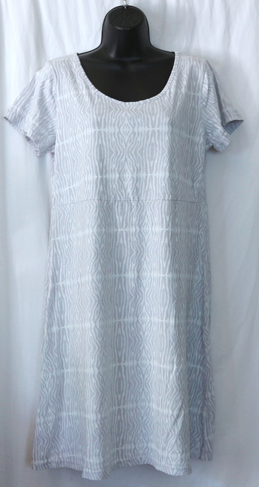 FRESH PRODUCE Grey Print Scp Nck Drs Shrt Slvs 38 In Chst 36 In Lng Sz SM EXC