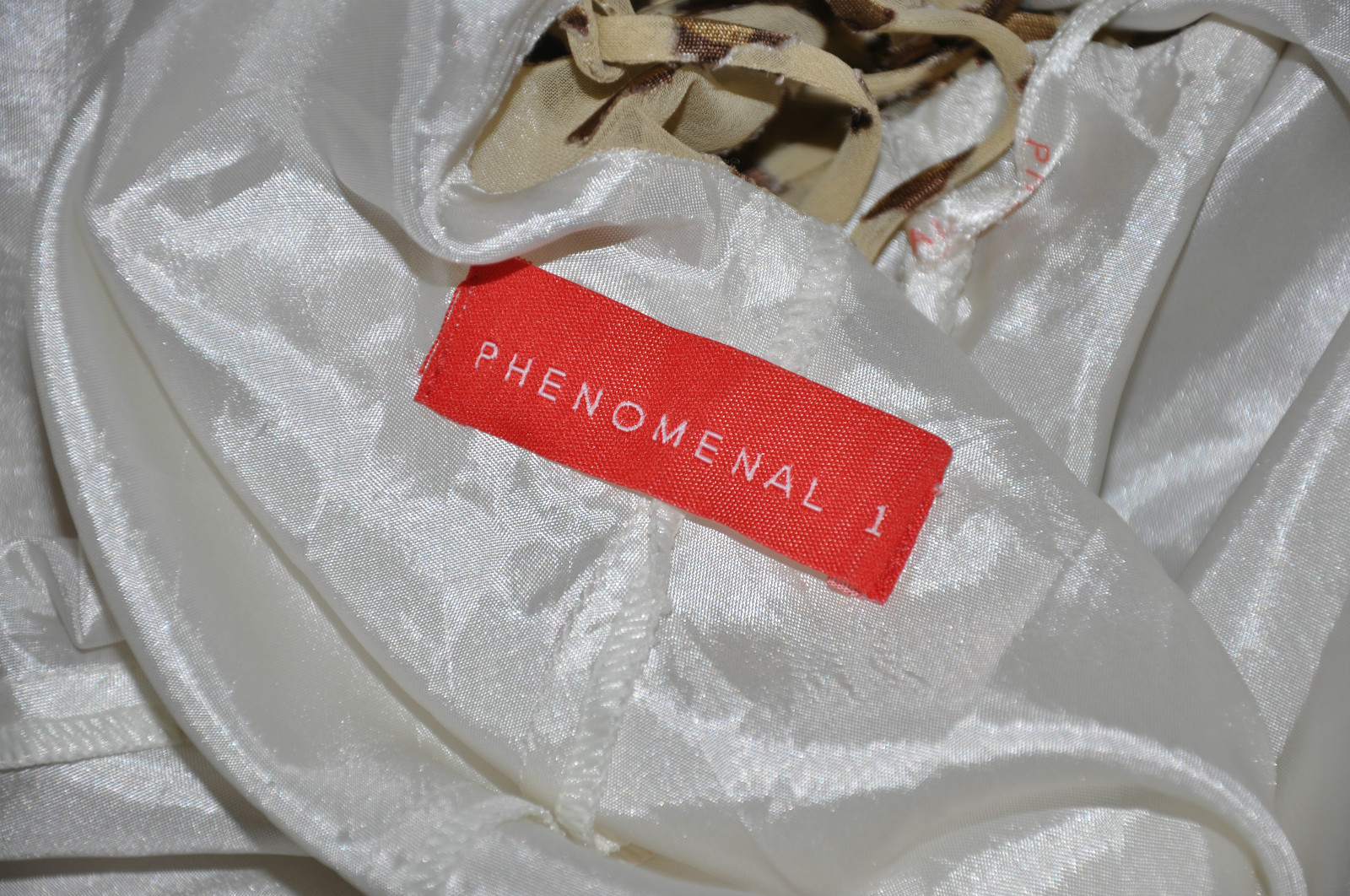 Phenomenal (Top Malaysian bespoke designer, Mel Looi) ladies dress NEW – small