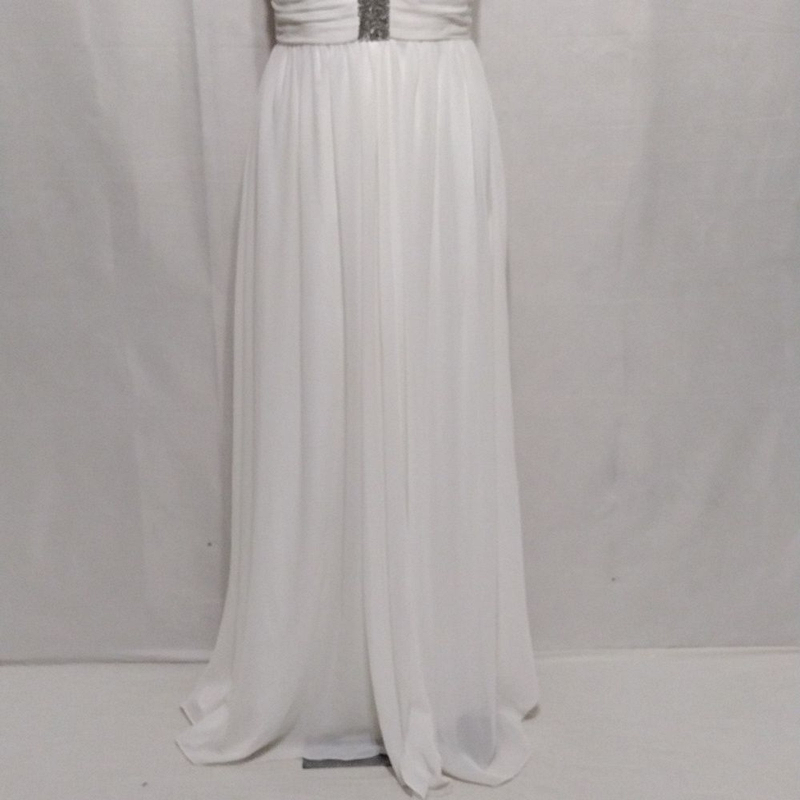 A. Drea White Chiffon Sequin Accent A-Line Maxi Gown Formal Evening Dress Medium