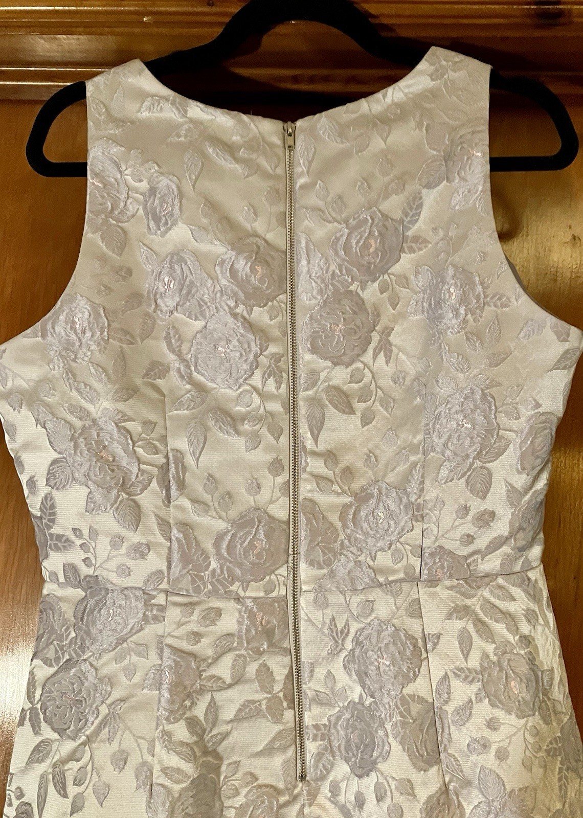 GLAMOUR by Gabriella Skye Size 12 Ivory/Silver Floral Jacquard V-Neck A-Line
