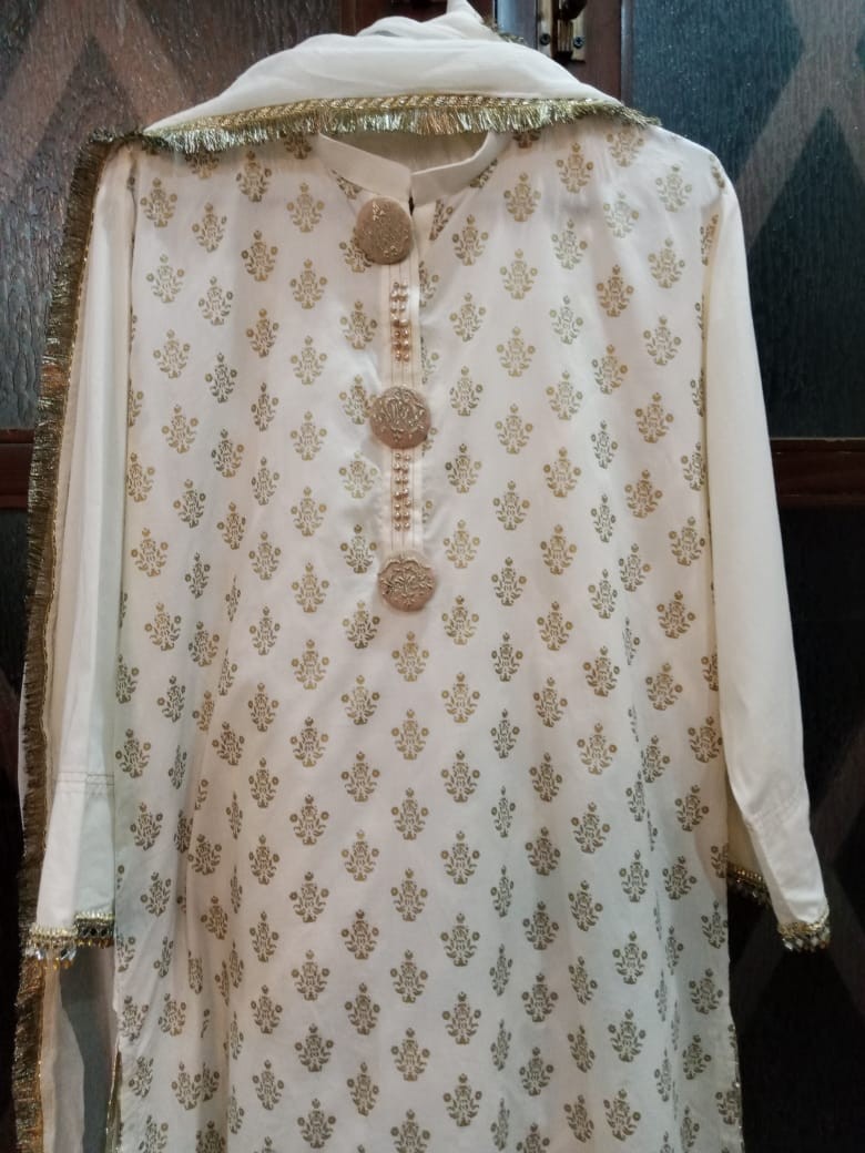 Junaid Jamshed Ivory Cotton Kurta with Maroon Churidar Pajama and Chiffon Dupata