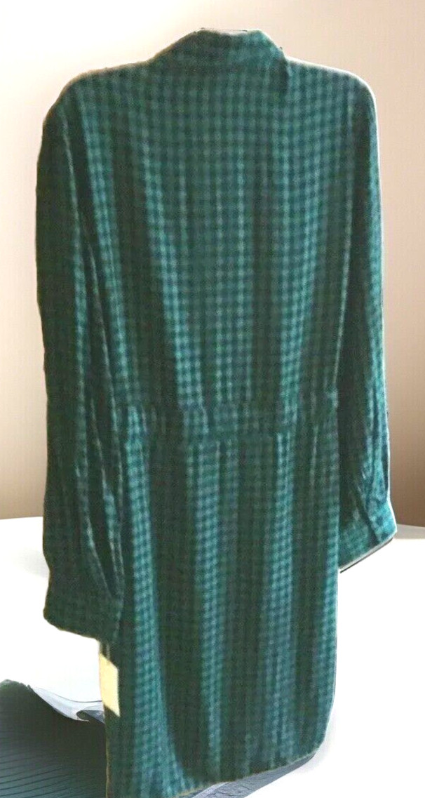 a.n.d e a w y Women’s Size XS BUTTONED UP FR0NT Dress Long Sleeve GREEN & BLAC