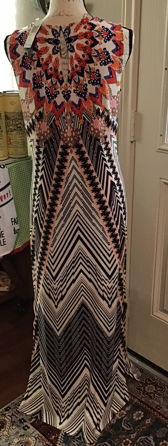 CHELSEA & THEODORE DRESS Size M Long-Bottom Slits Sleeveless Printed NWT