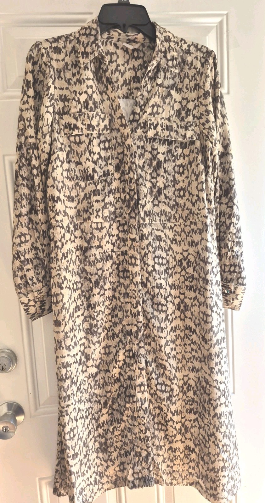 H&M Shirt Dress – S – Collar w/V-Neck, Btn Front, Long Slvs, Chest Pockets, Belt