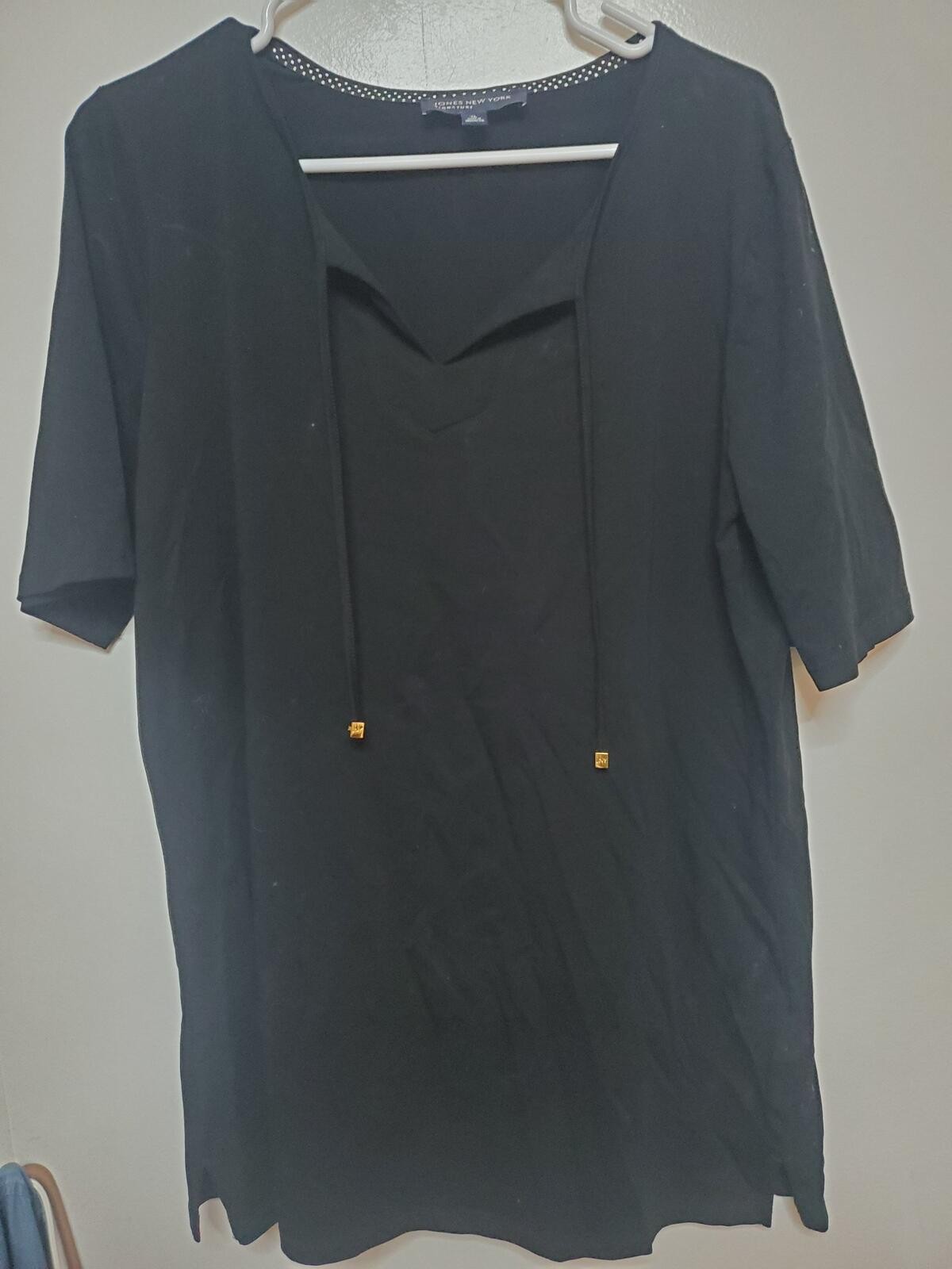 Jones New York Signature Black V-Neck Top with Drawstring Detail XL