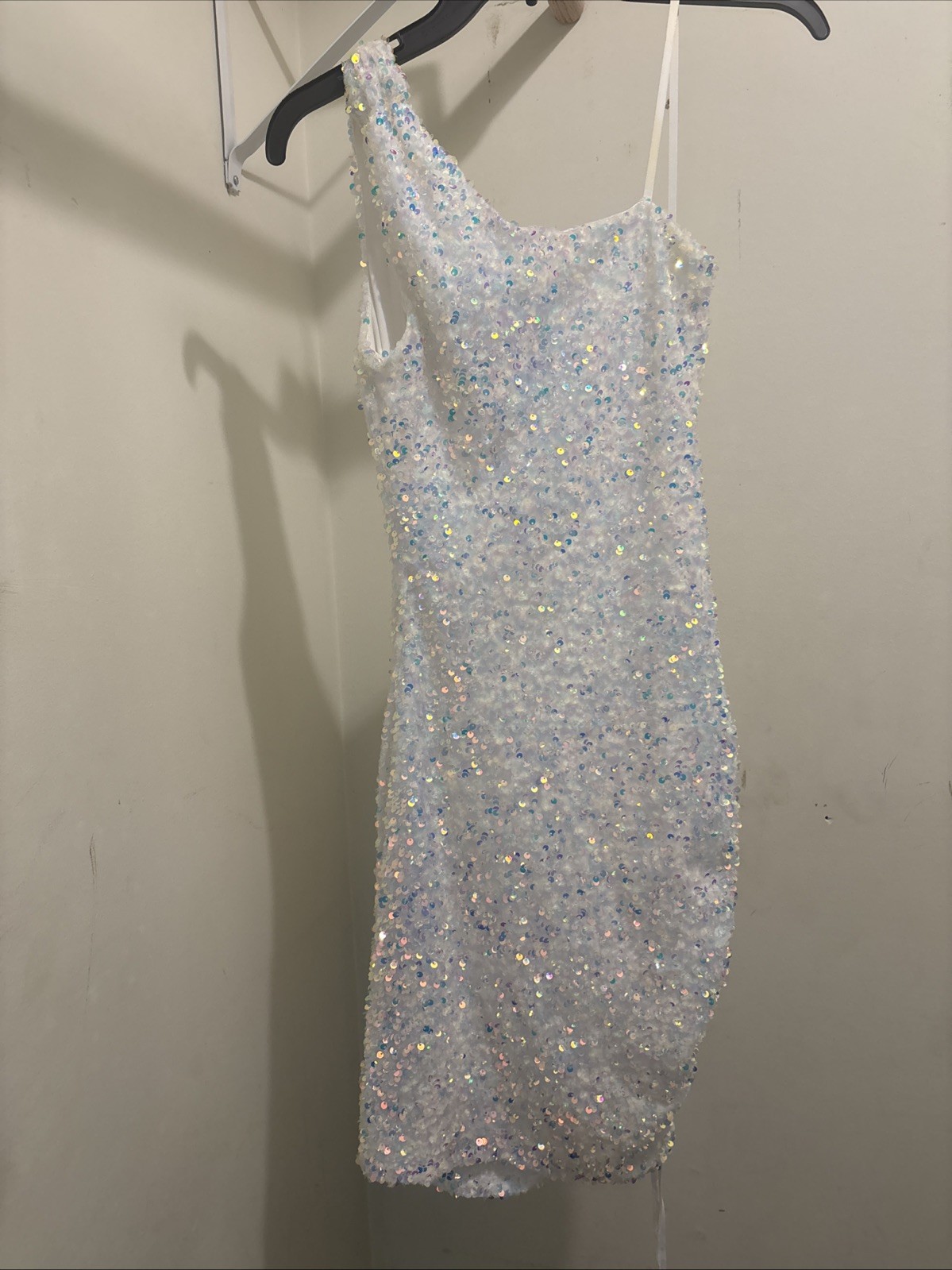 B. Darlin White Sequin Bodycon Dress, Size 0 – Used