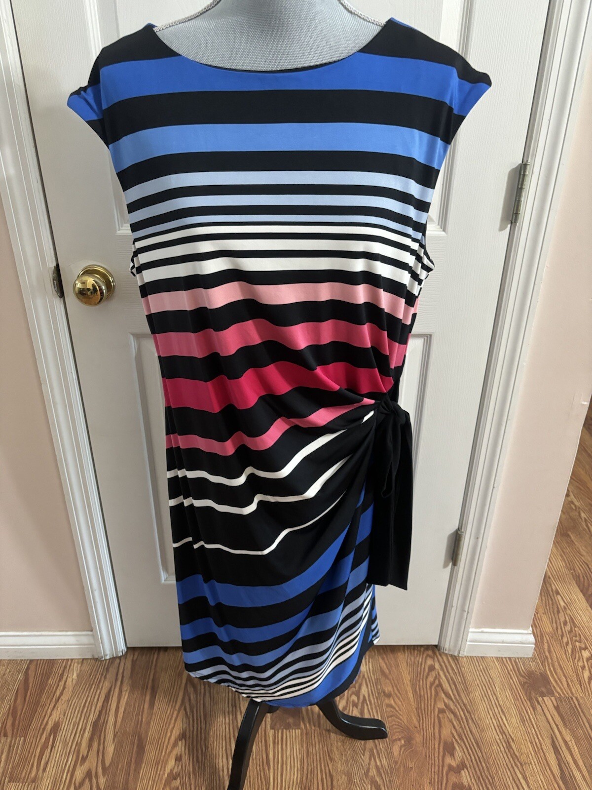 R &K multi color dress 96% polyester 4% spandex . XL
