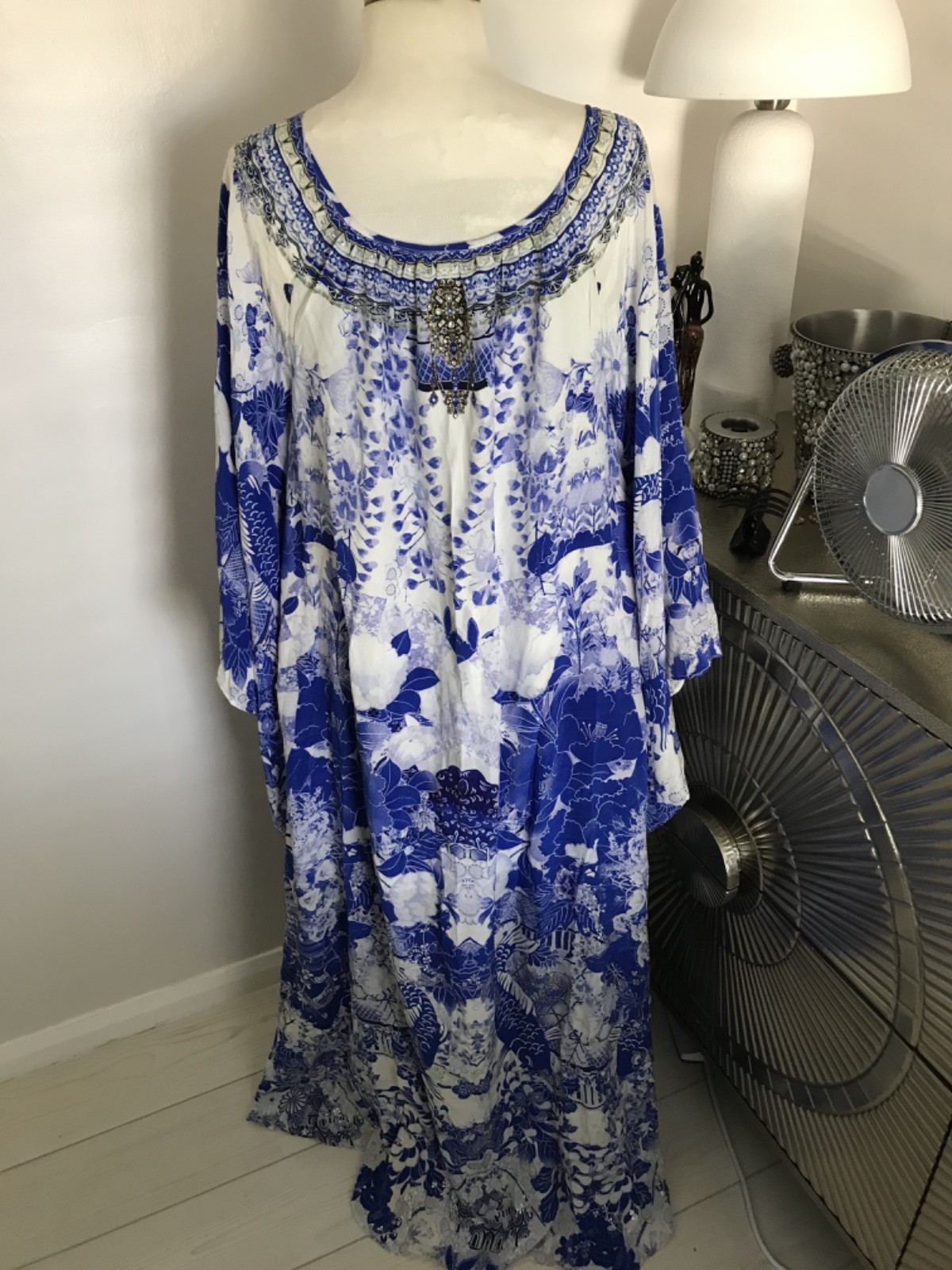 CAMILLA FRANKS BLUE/WHITE SPLIT FRONT KAFTAN O/S