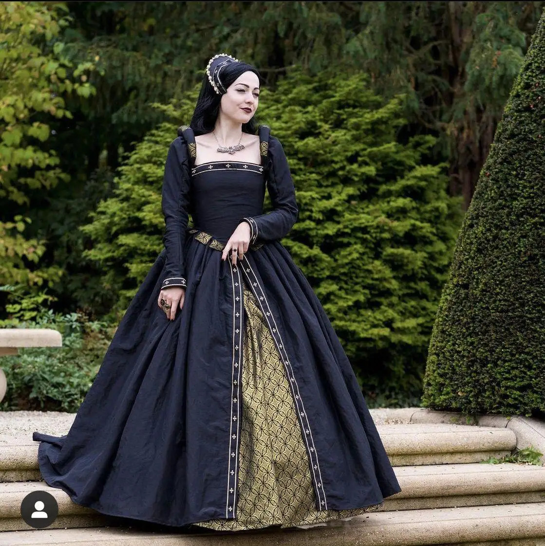 Medieval Renaissance Black Dresses Queen Princess Tudor Elizabethan Court Gowns