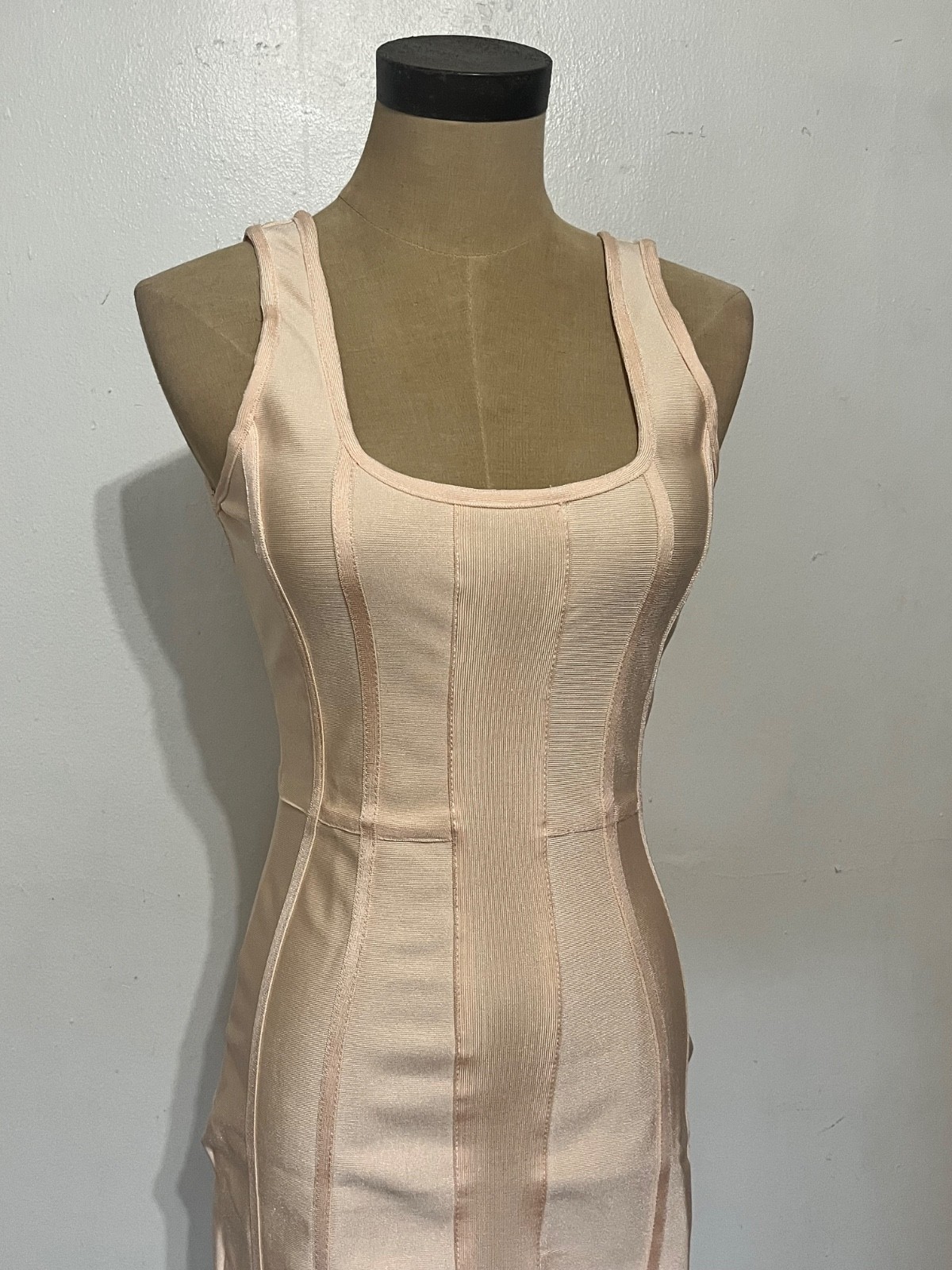 Peace + Love Sleeveless Bodycon Midi Dress in Light Peach – Size US 4