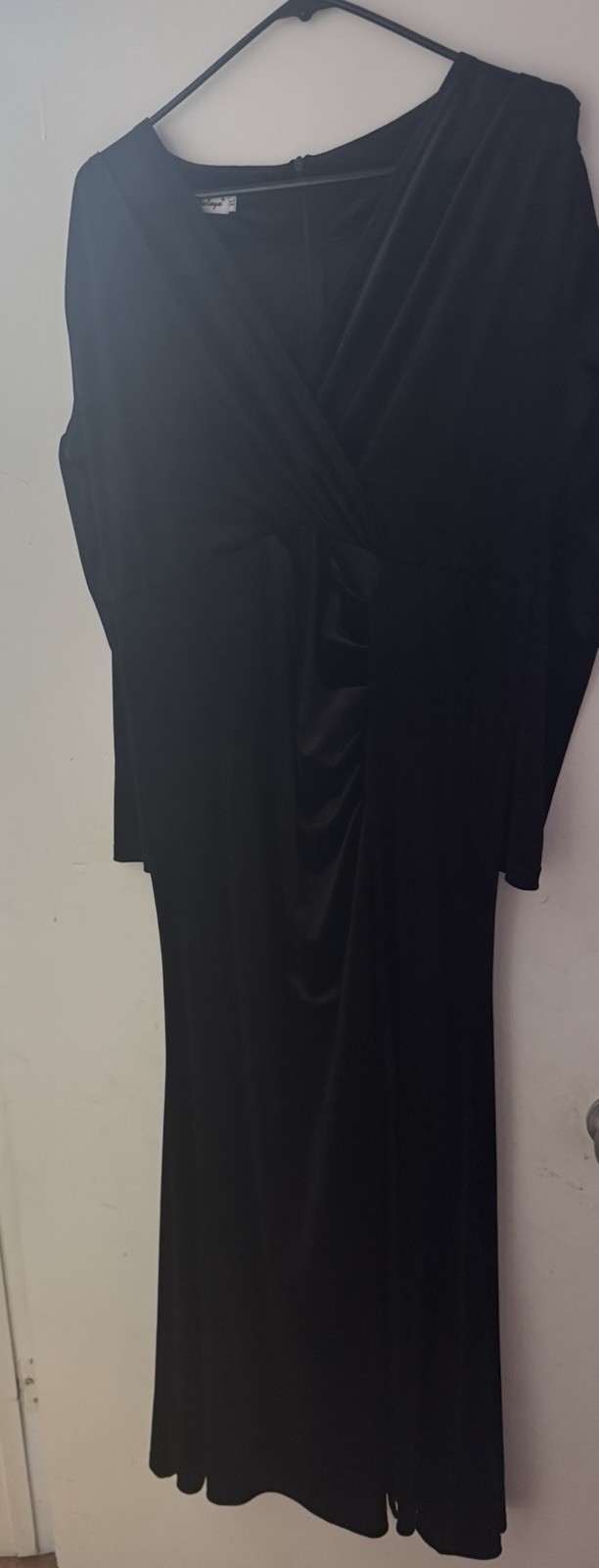 Ababalaya Women’s Black Velvet Maternity Long Dress Sinched Long Sleeve V Neck