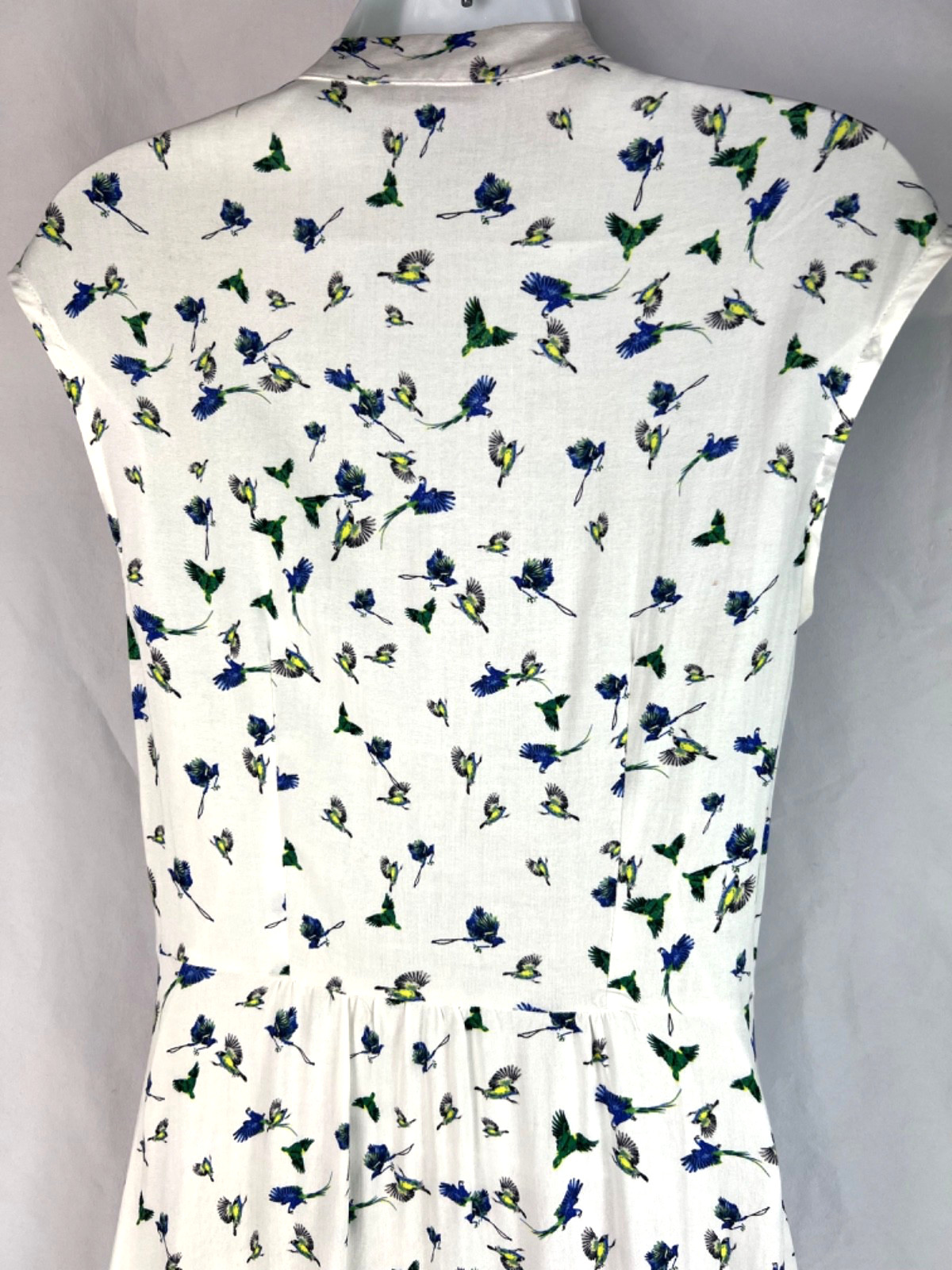 MIDINETTE Dress S? White/Blue Birds Cap Sleeves Stand-up Collar Half Dome Button
