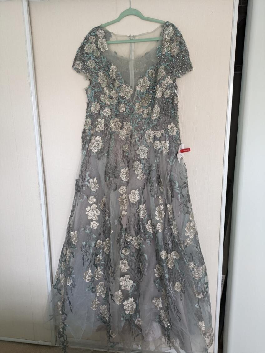Mac Duggal Seamist Gown