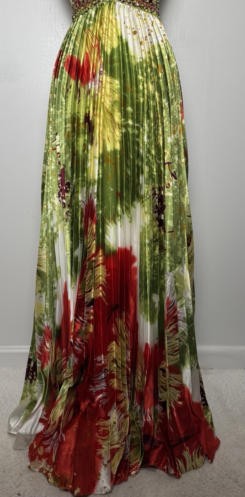 NWT Beaded Halter Open Back Pleated Tropical Print Formal Evening Gown S/M