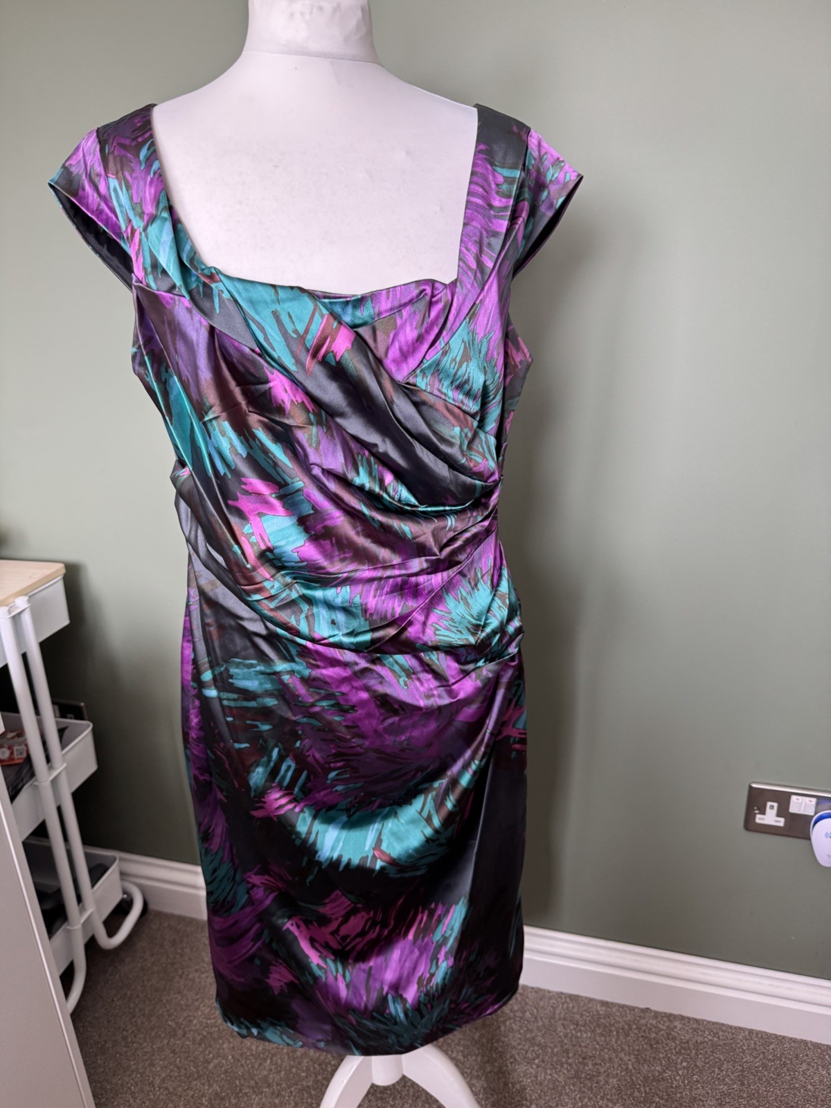 Coast floral ladies fitted size 18 cap sleeve dress