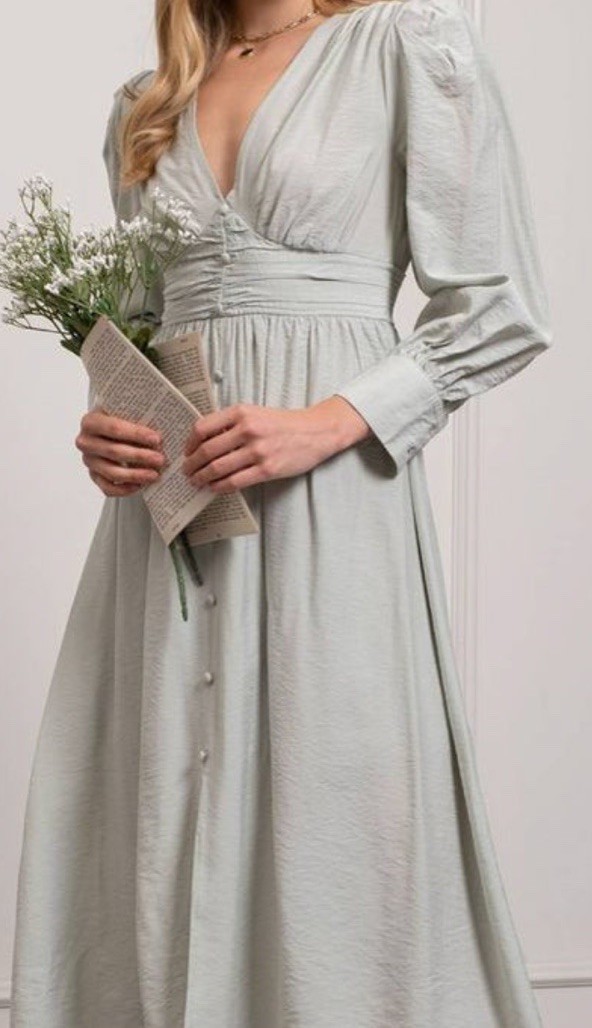 BY THE RIVER~PALE GREEN DEEP V-NECK PRAIRIE DRESS LONG SLEEVES SIZE MEDIUM GIRLY
